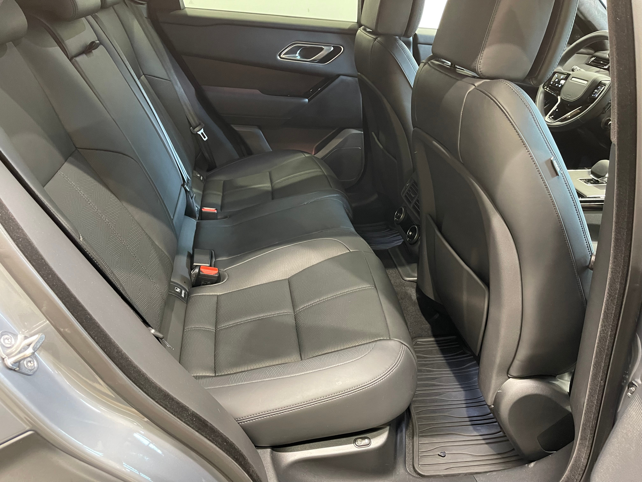 listing desktop thumbnail image 10