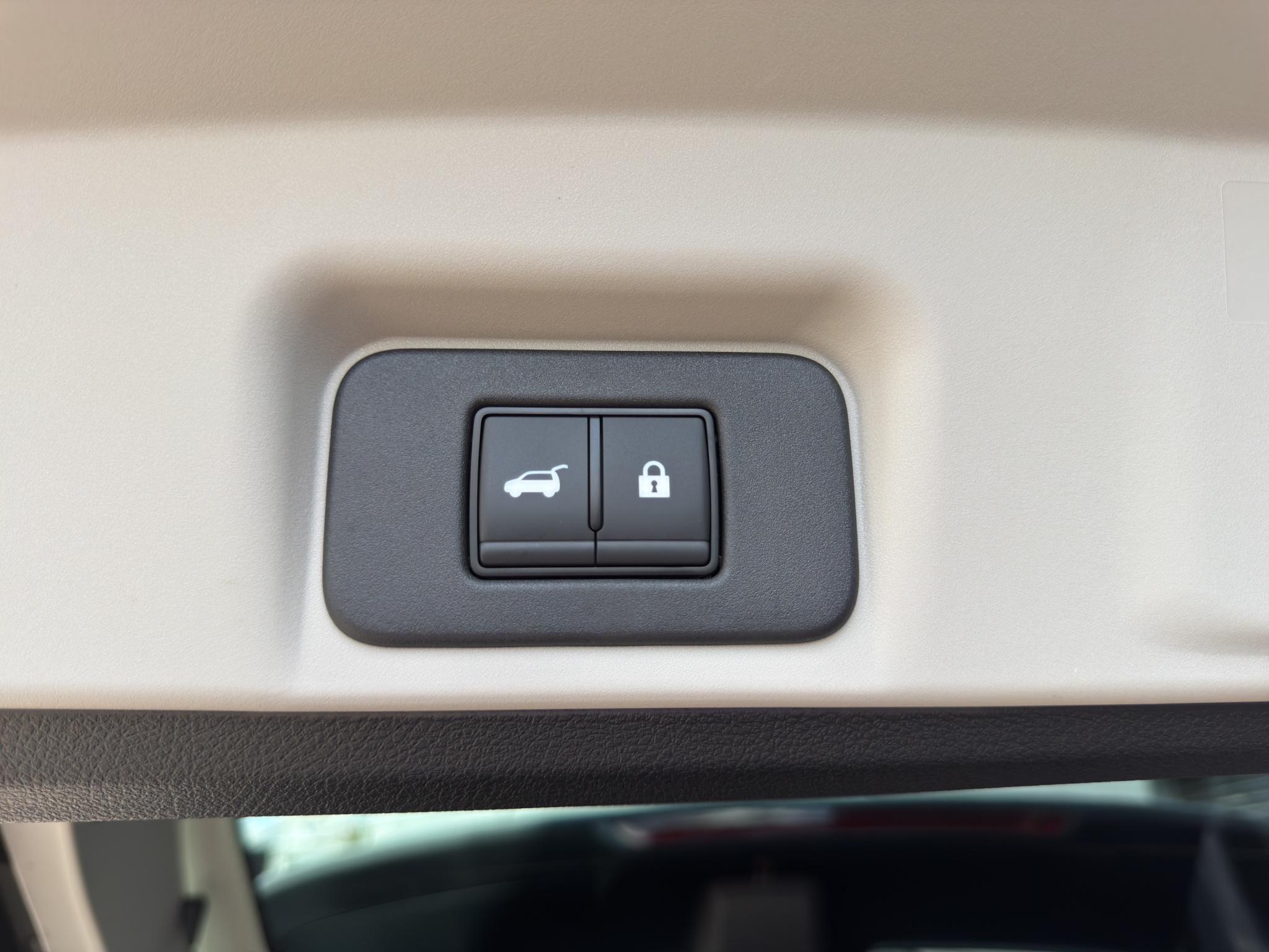 listing desktop thumbnail image 13