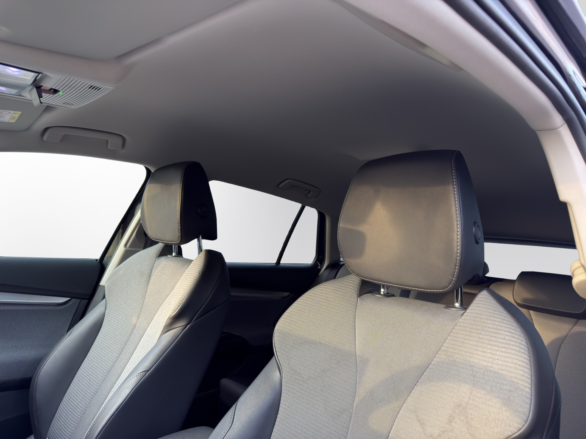 listing desktop thumbnail image 8