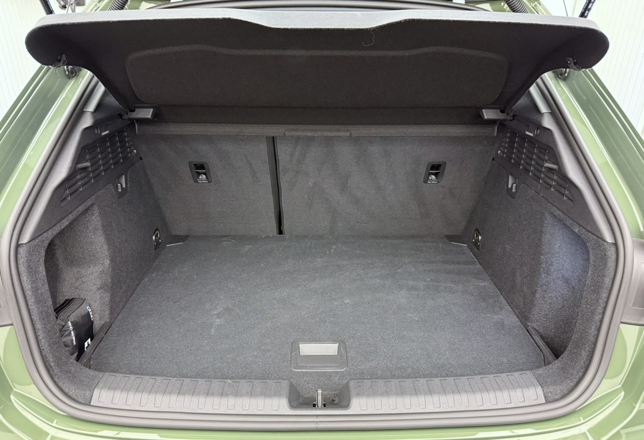 listing desktop thumbnail image 18