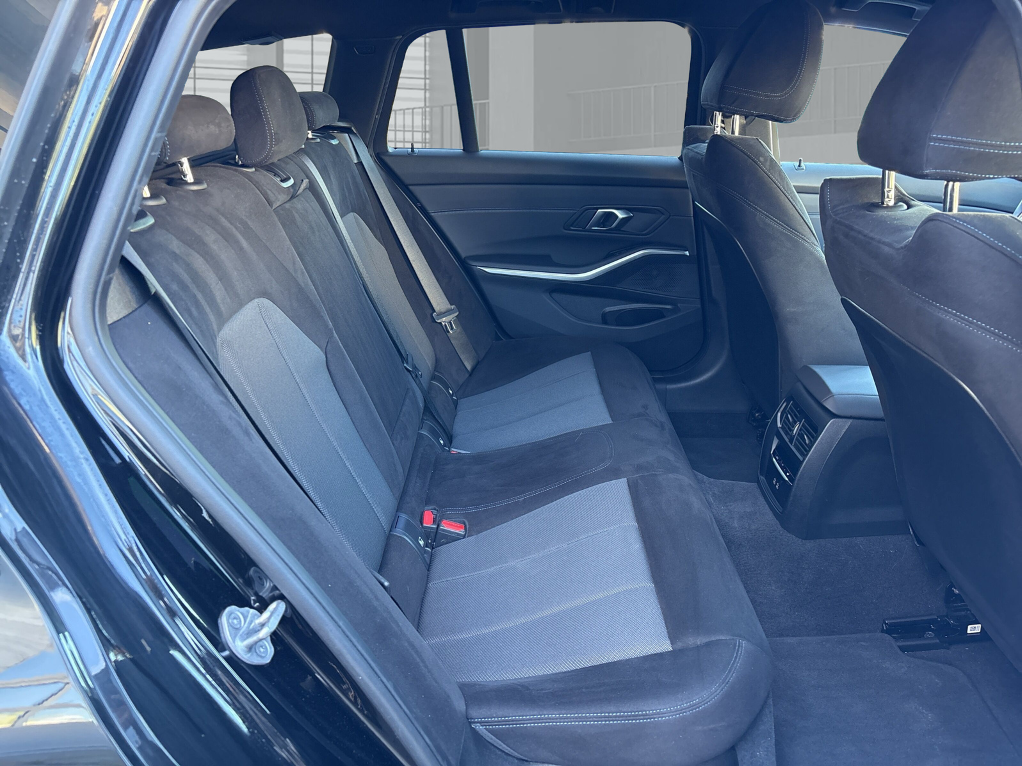 listing desktop thumbnail image 11