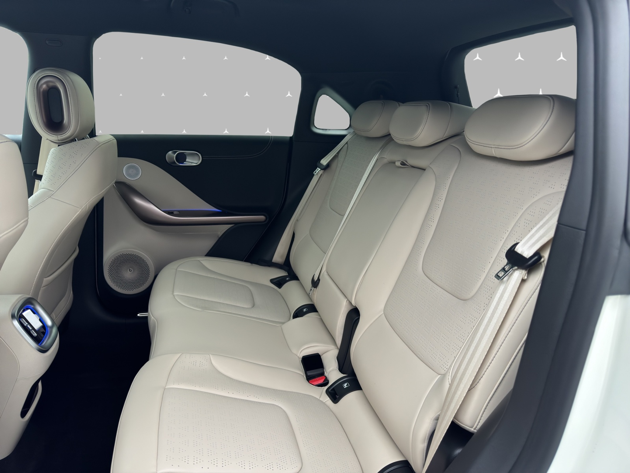 listing desktop thumbnail image 10