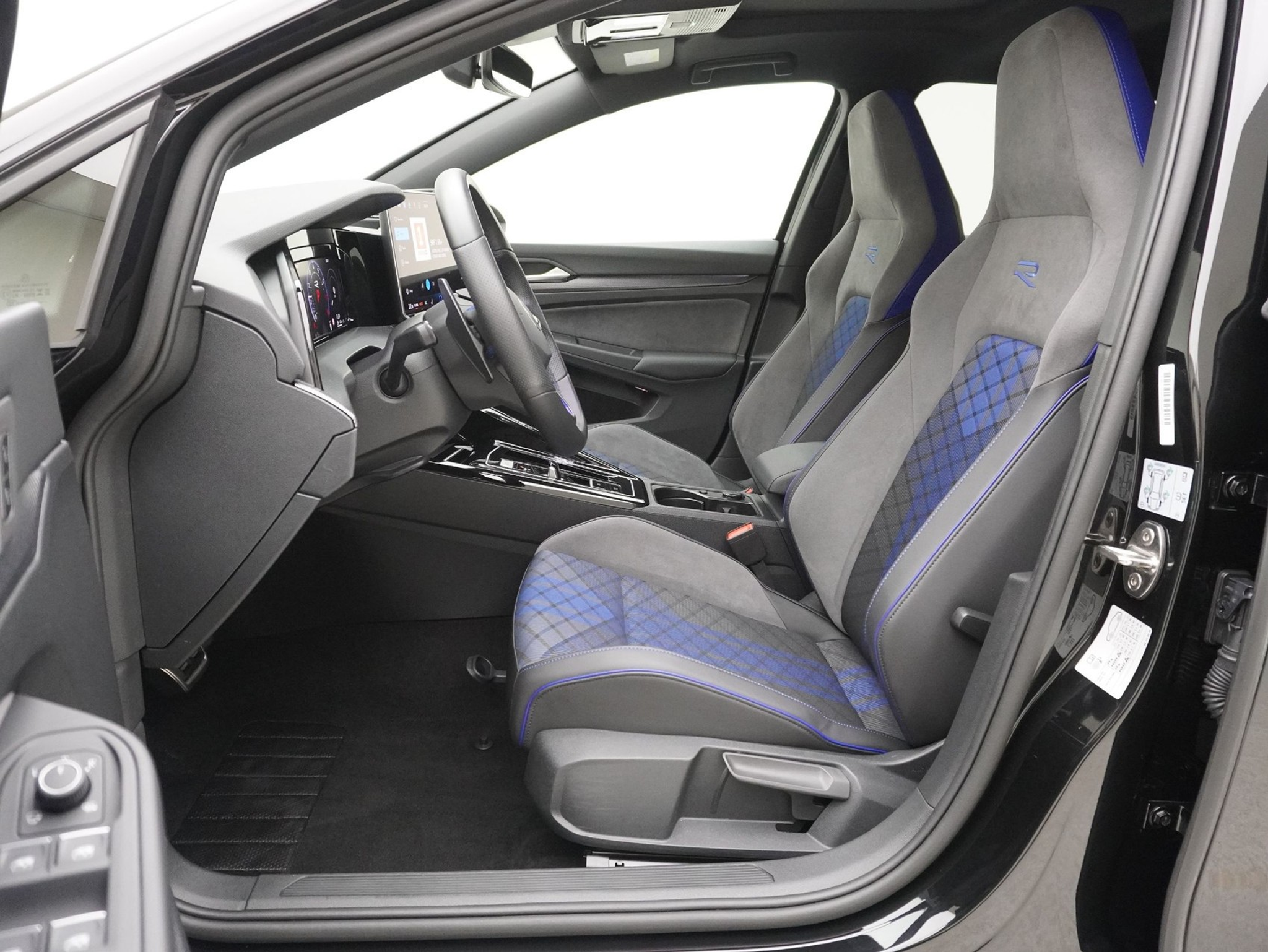 listing desktop thumbnail image 8