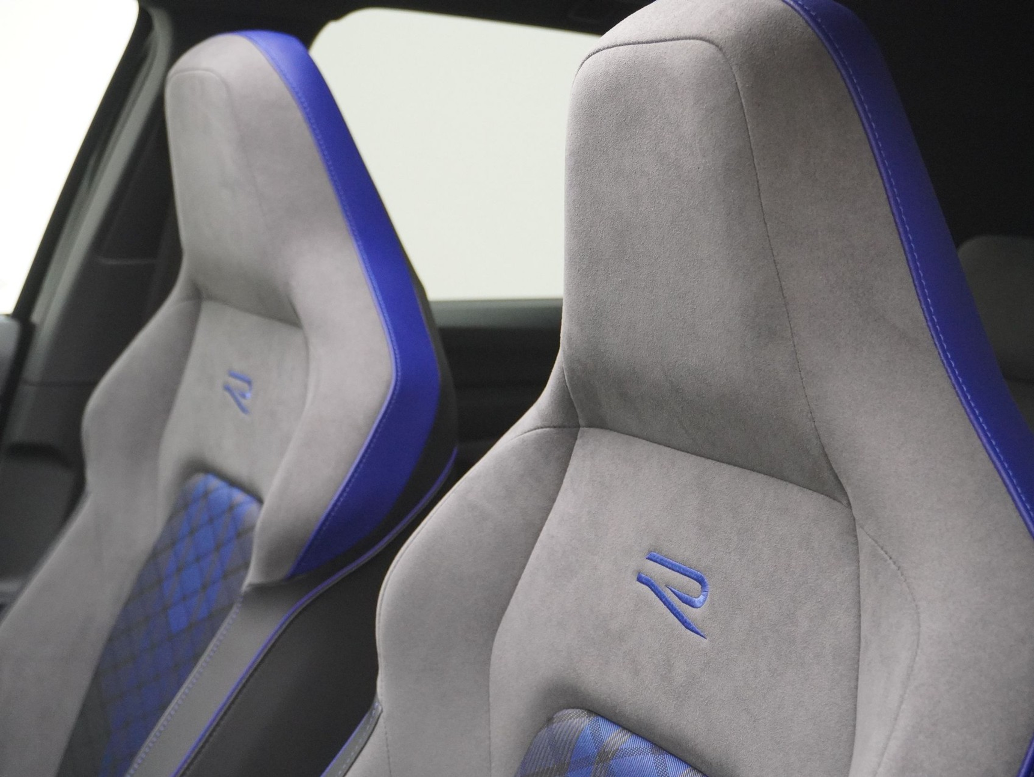 listing desktop thumbnail image 10