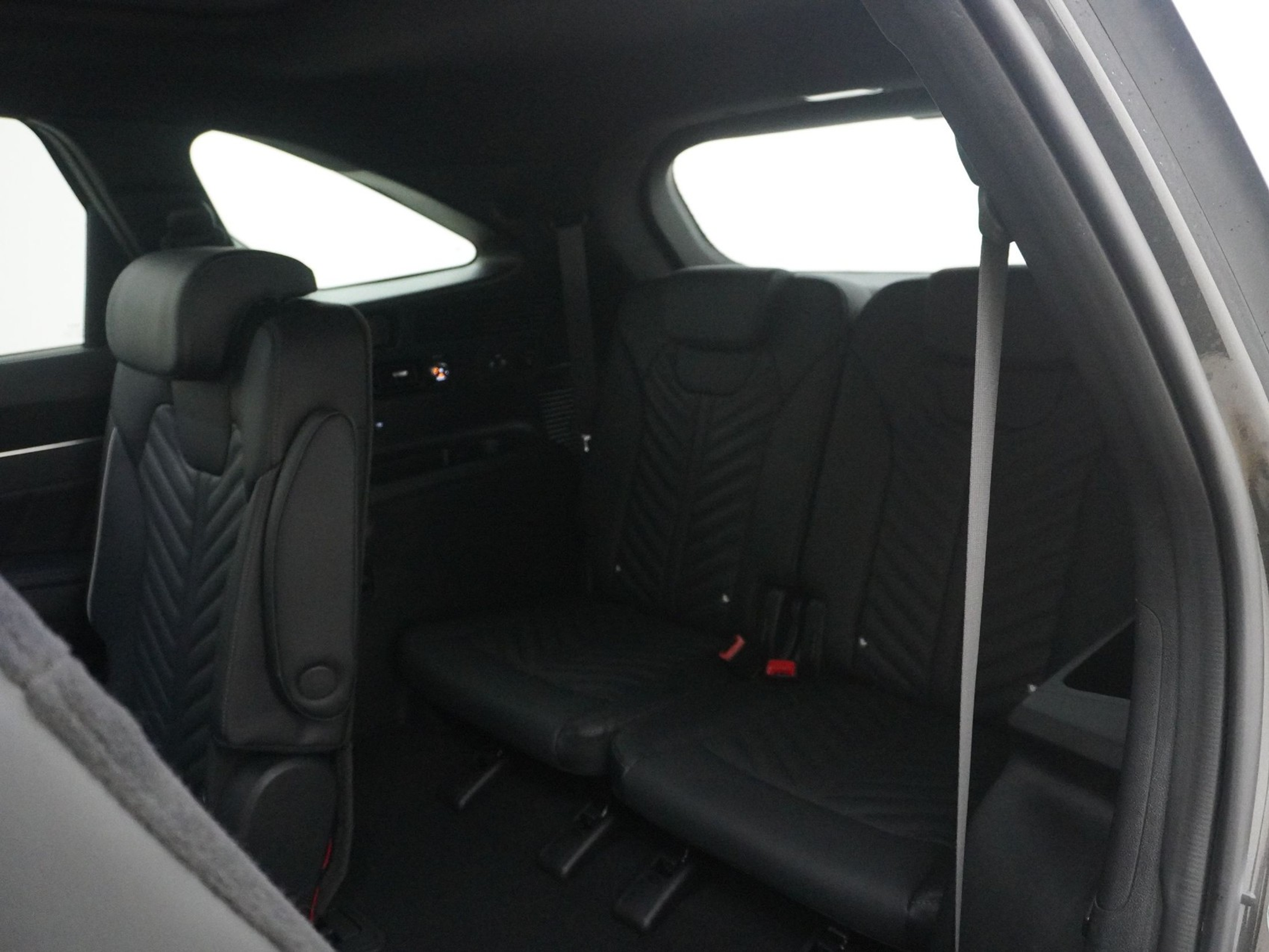 listing desktop thumbnail image 16