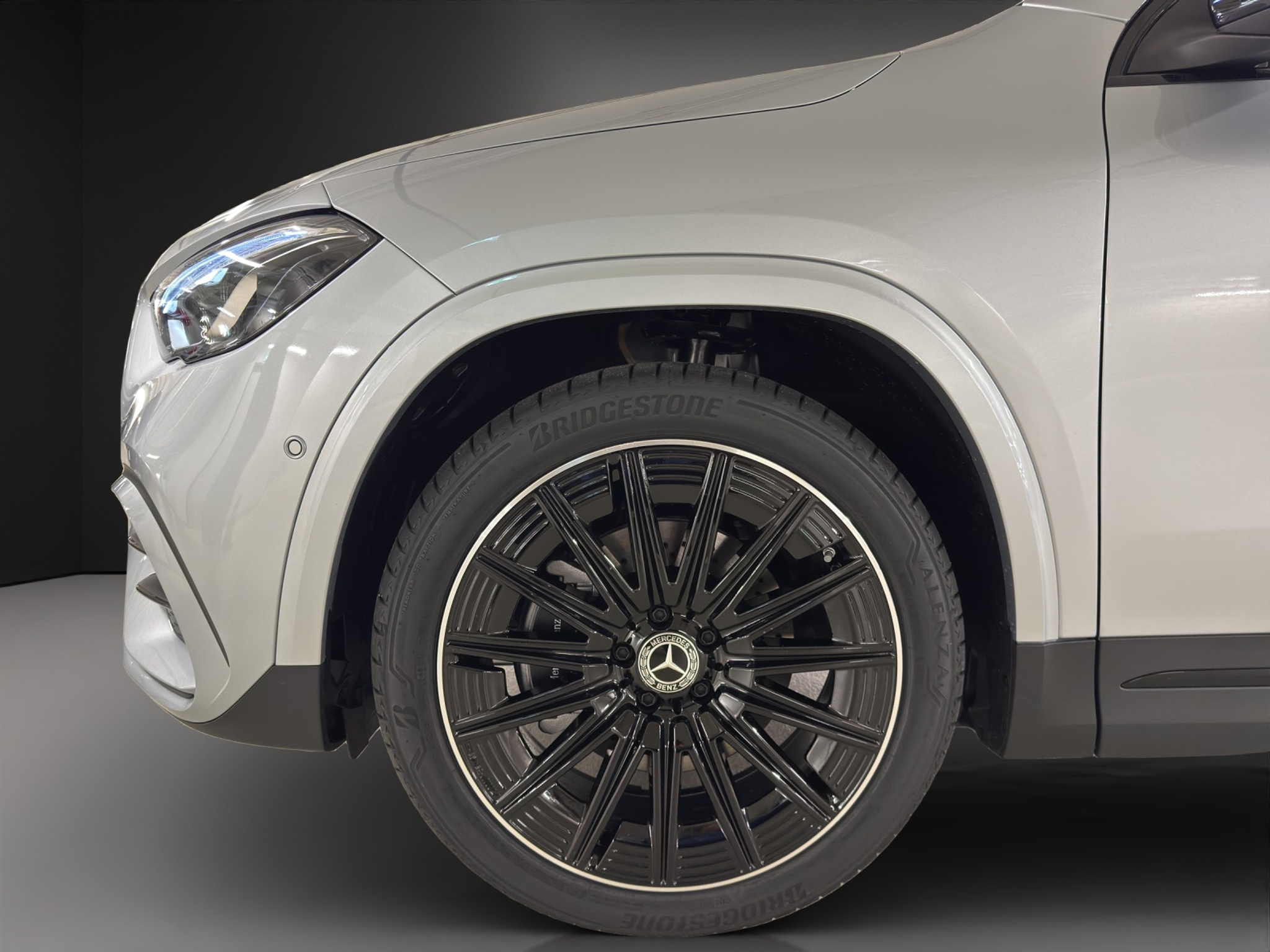 listing desktop thumbnail image 8