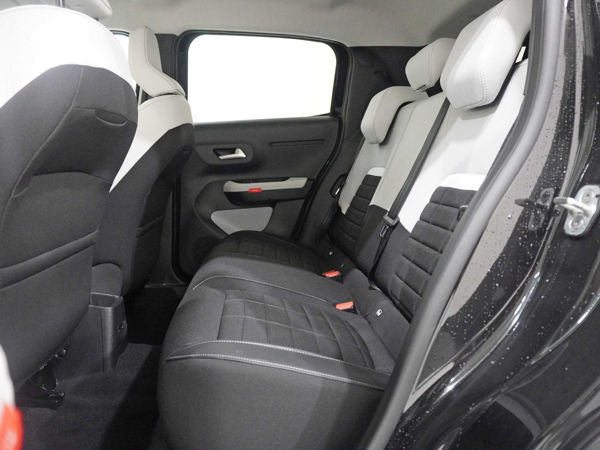 listing desktop thumbnail image 16