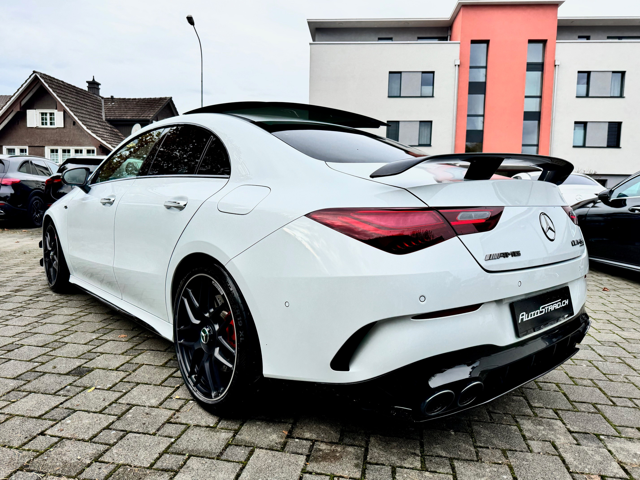 listing desktop thumbnail image 5