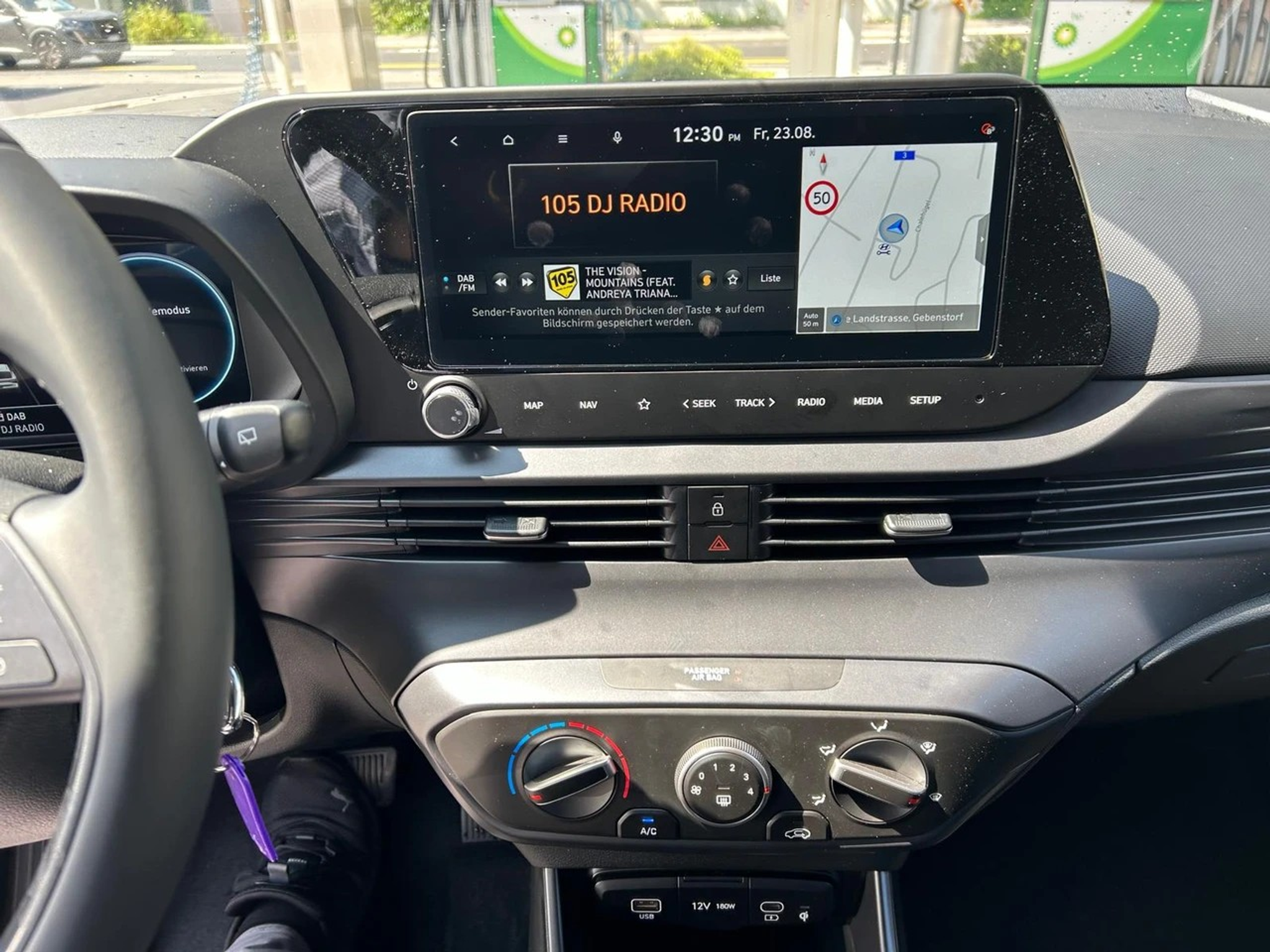 listing desktop thumbnail image 8