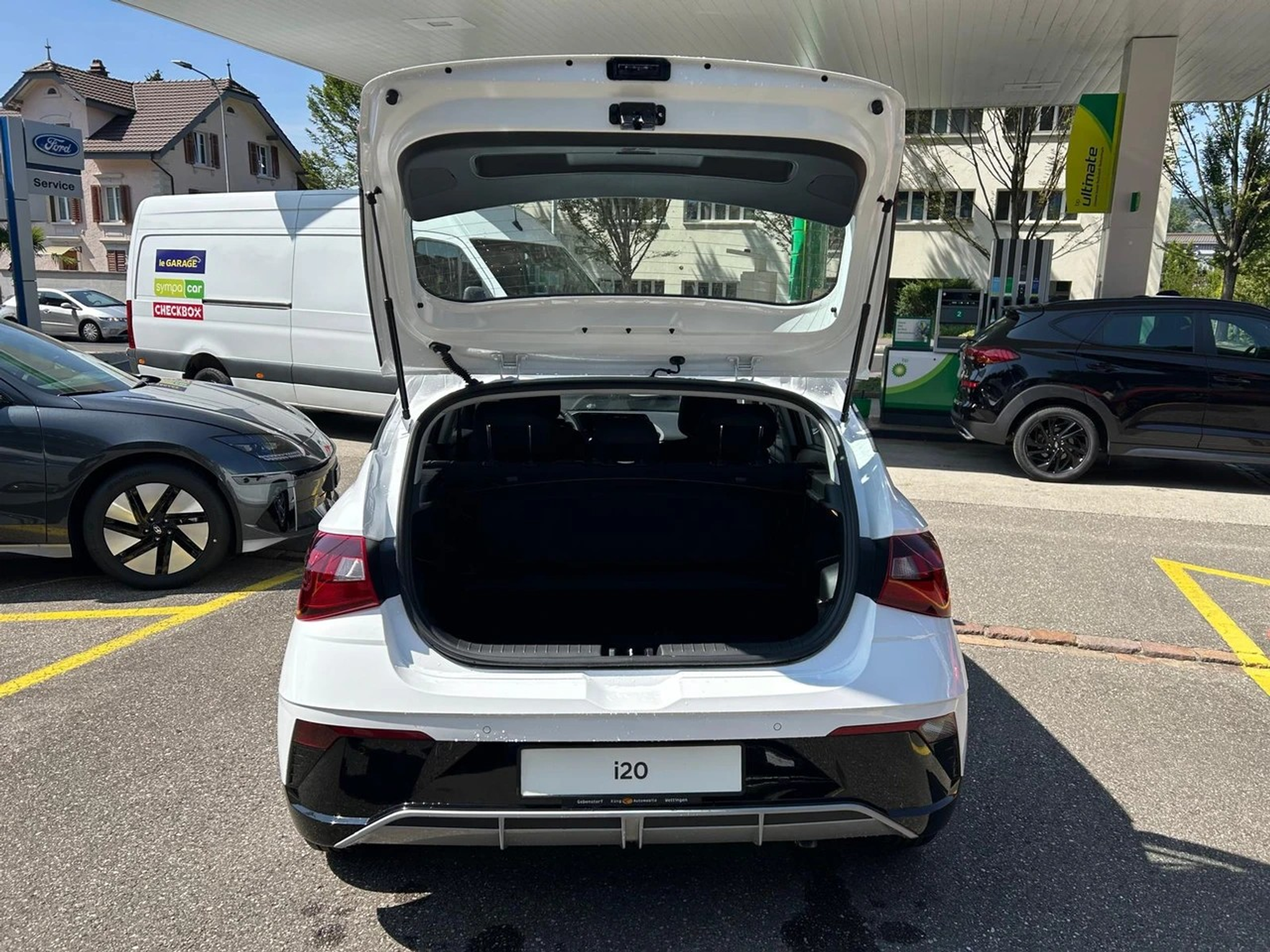 listing desktop thumbnail image 11