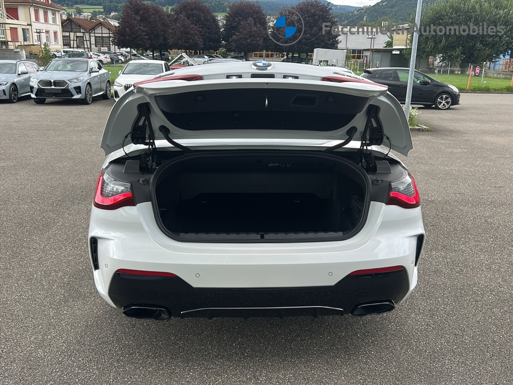 listing desktop thumbnail image 12