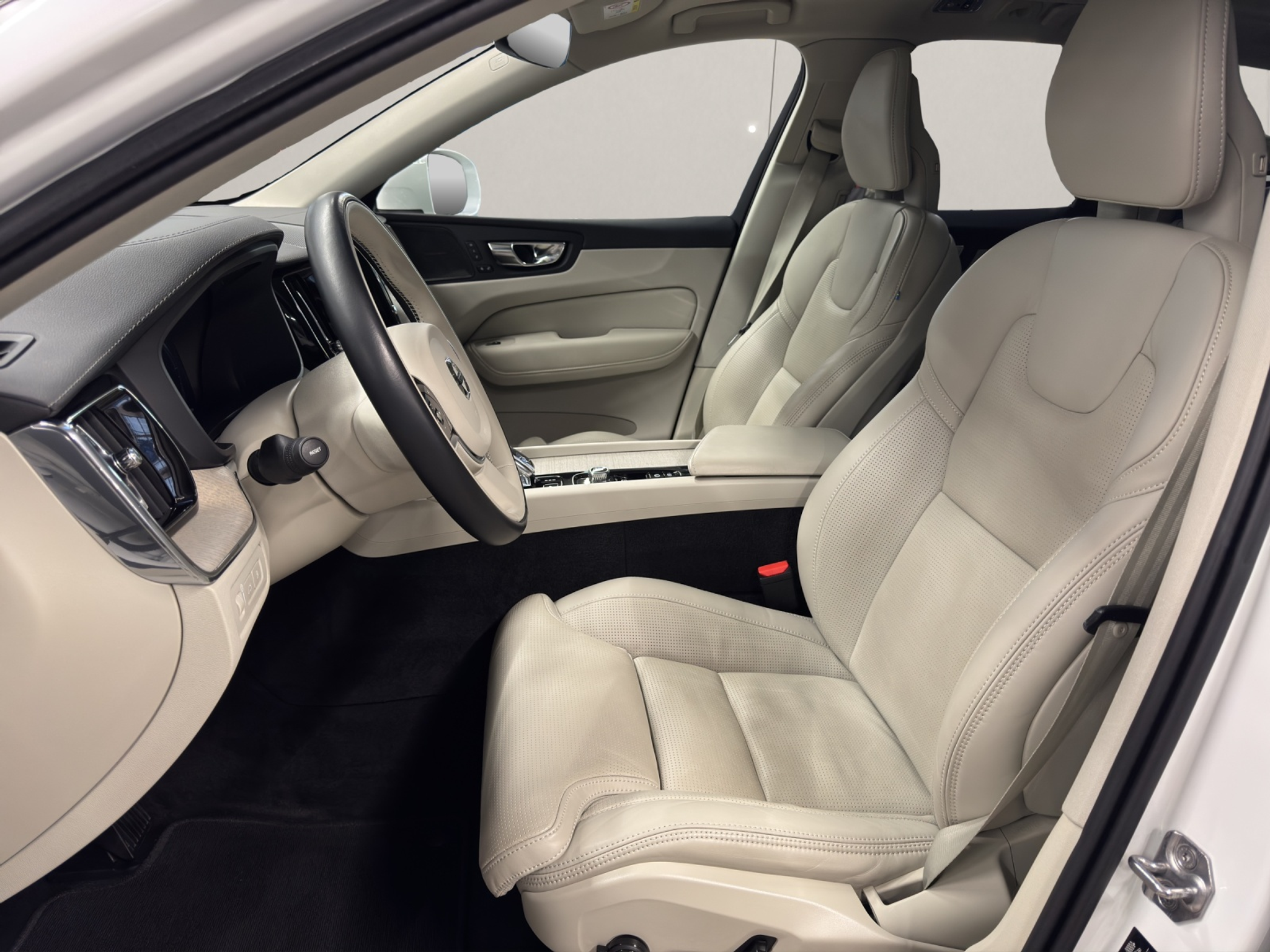 listing desktop thumbnail image 15