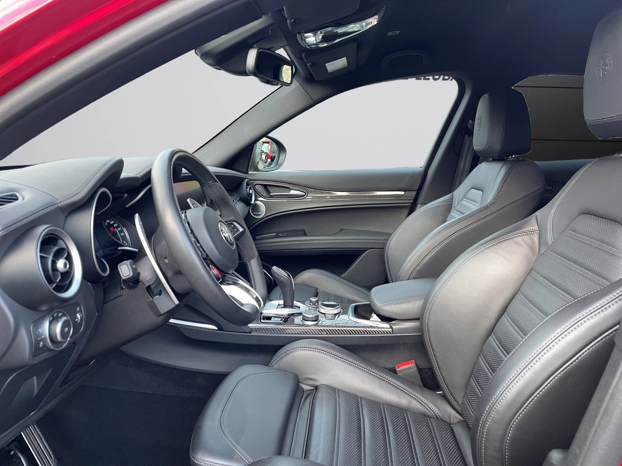 listing desktop thumbnail image 6