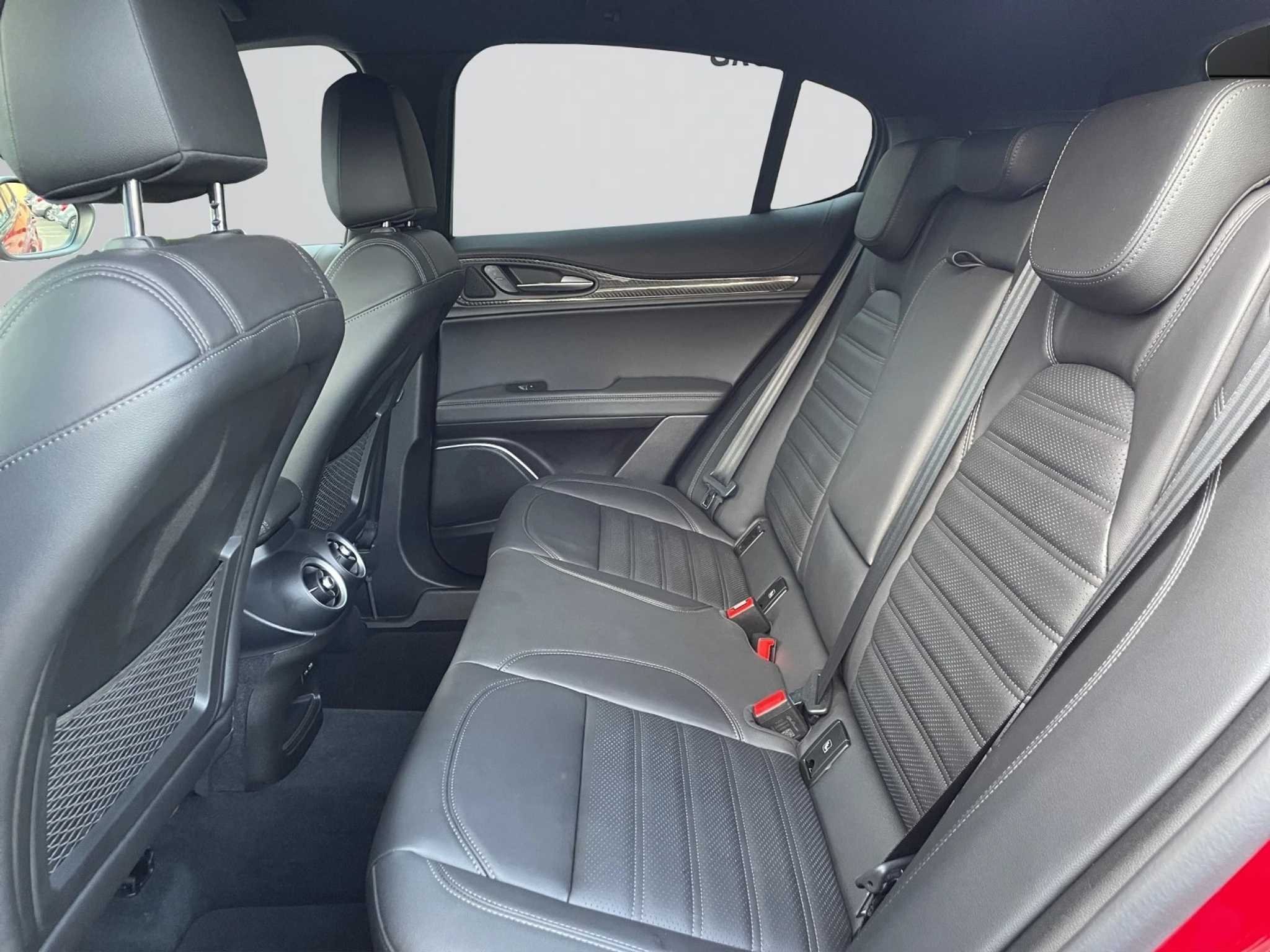 listing desktop thumbnail image 12