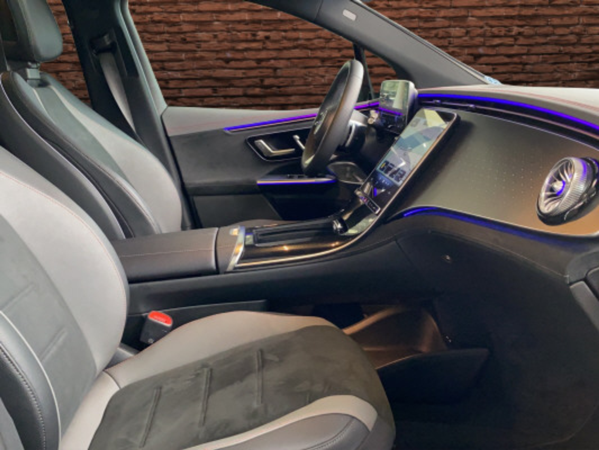 listing desktop thumbnail image 12