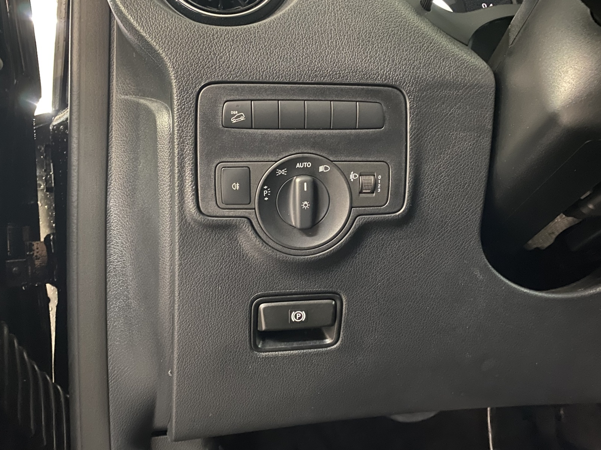 listing desktop thumbnail image 8