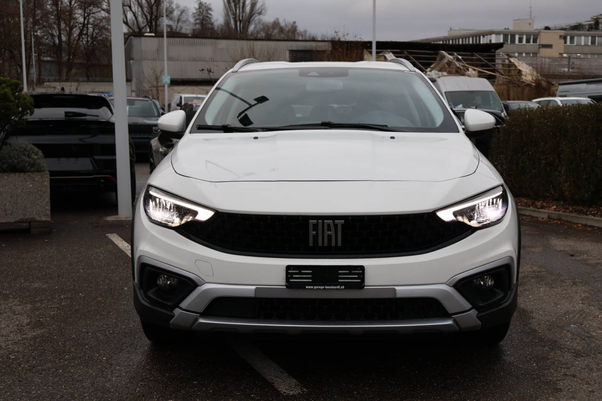 listing desktop thumbnail image 7