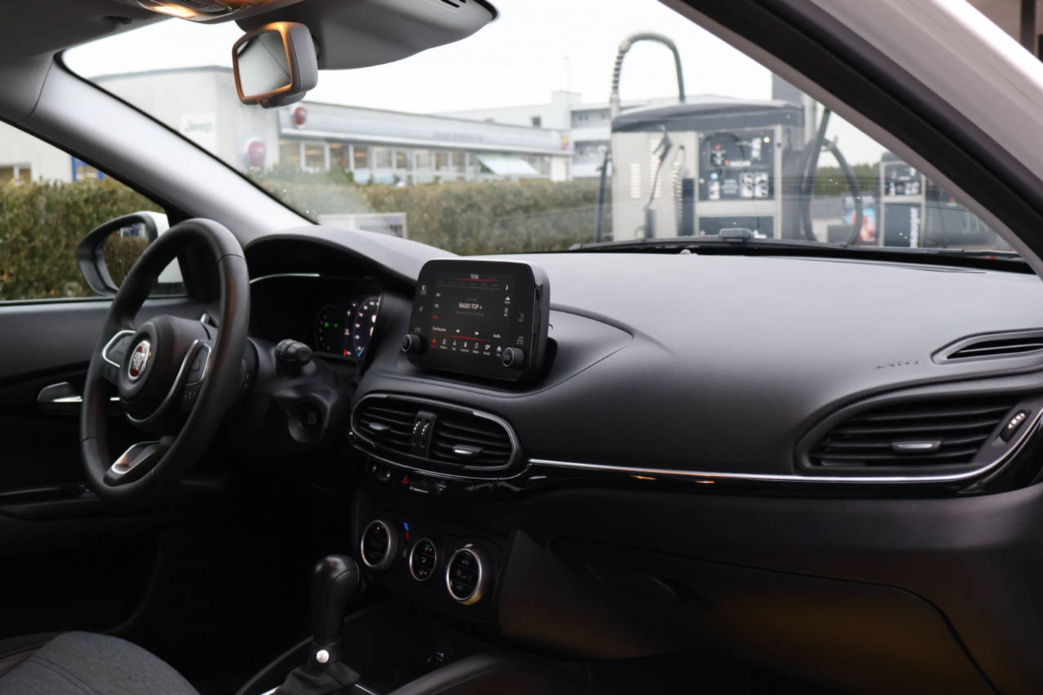 listing desktop thumbnail image 14