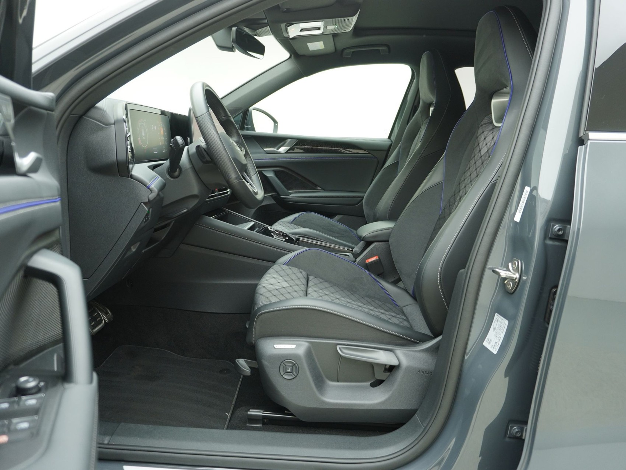 listing desktop thumbnail image 9