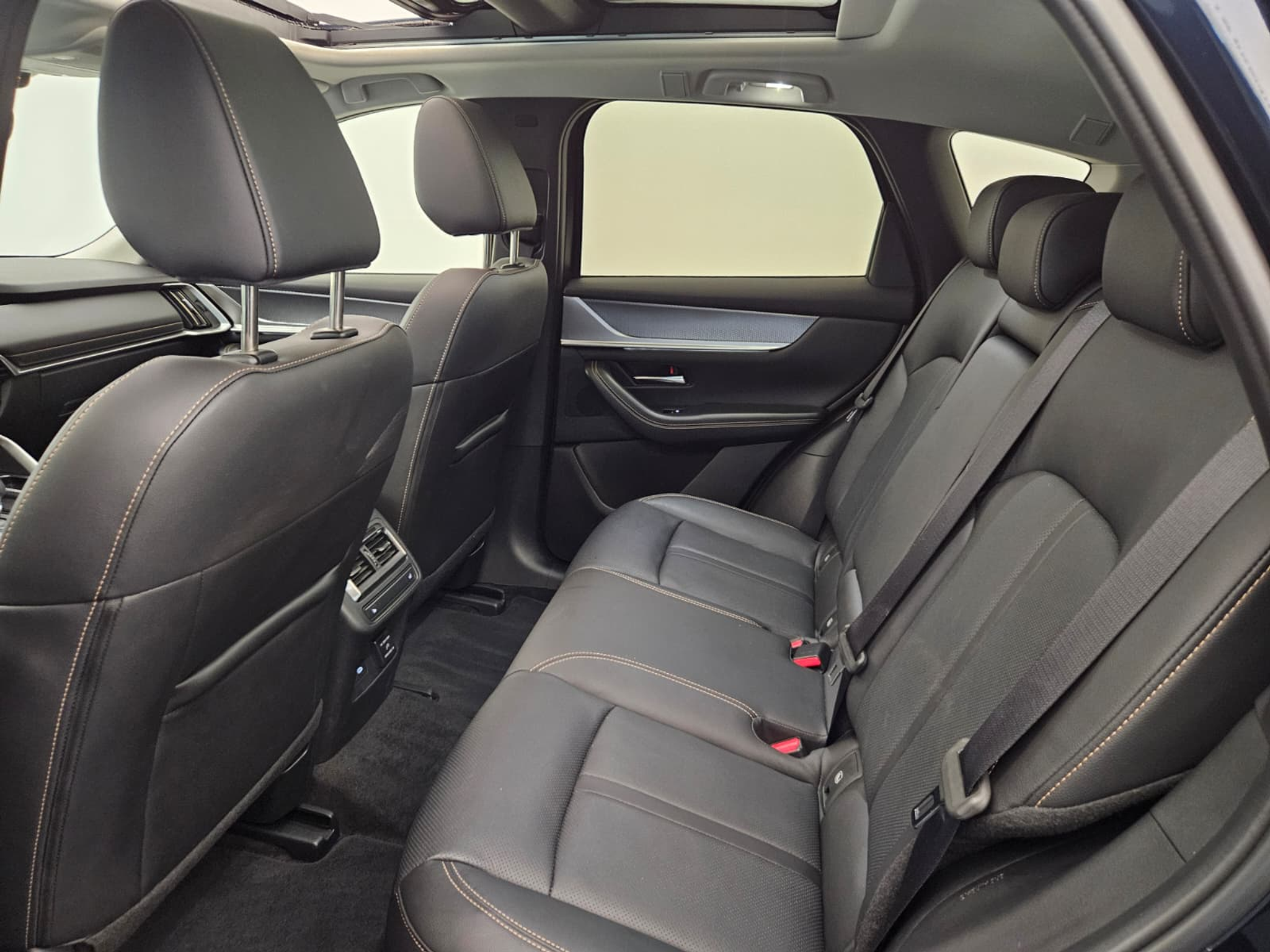 listing desktop thumbnail image 12