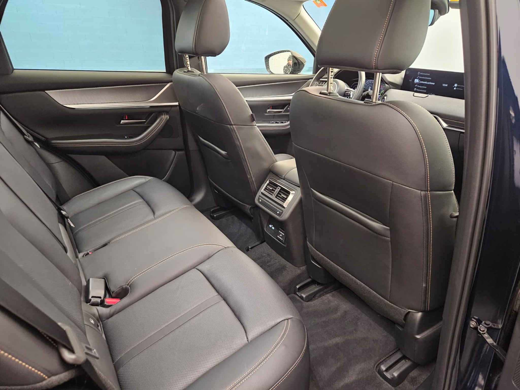 listing desktop thumbnail image 13