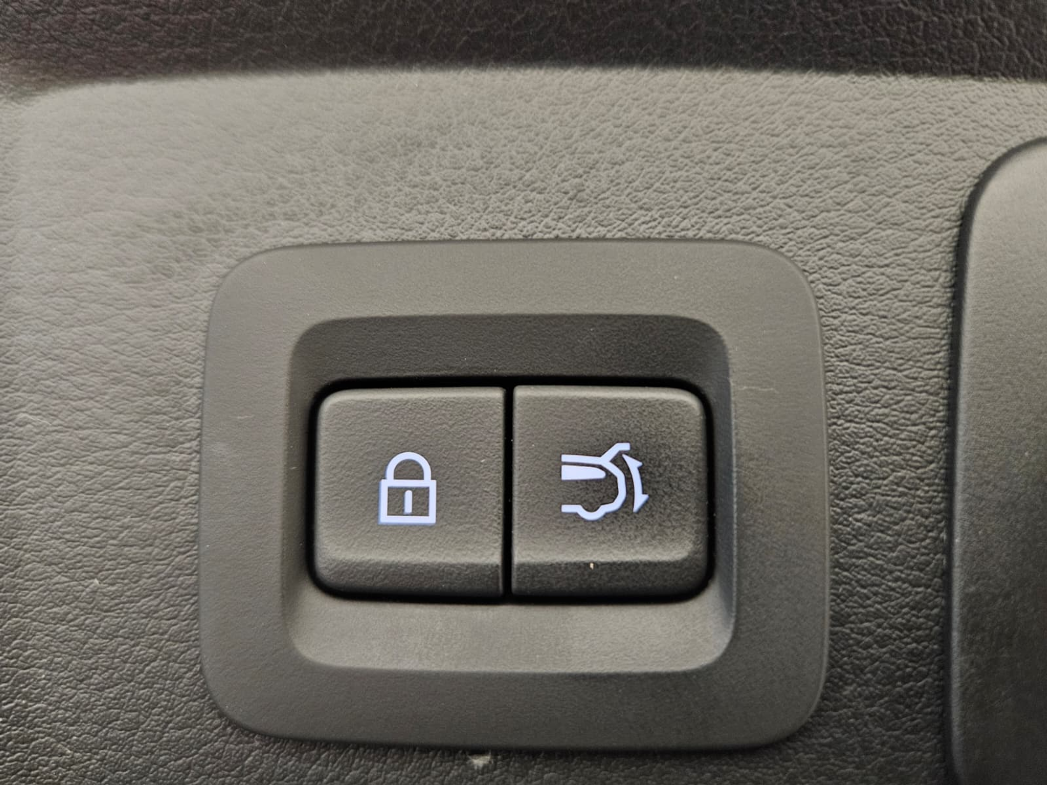 listing desktop thumbnail image 15