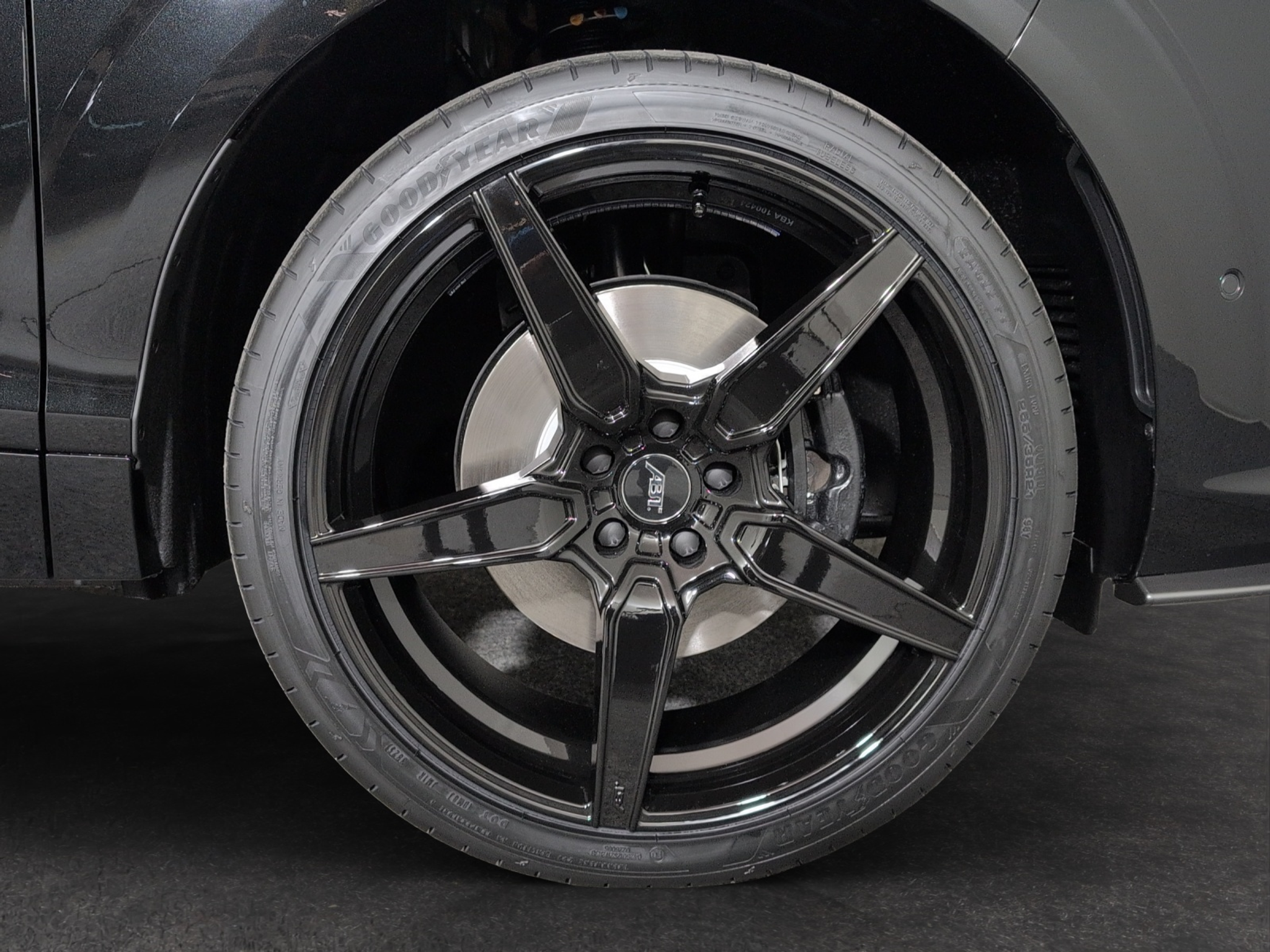 listing desktop thumbnail image 4