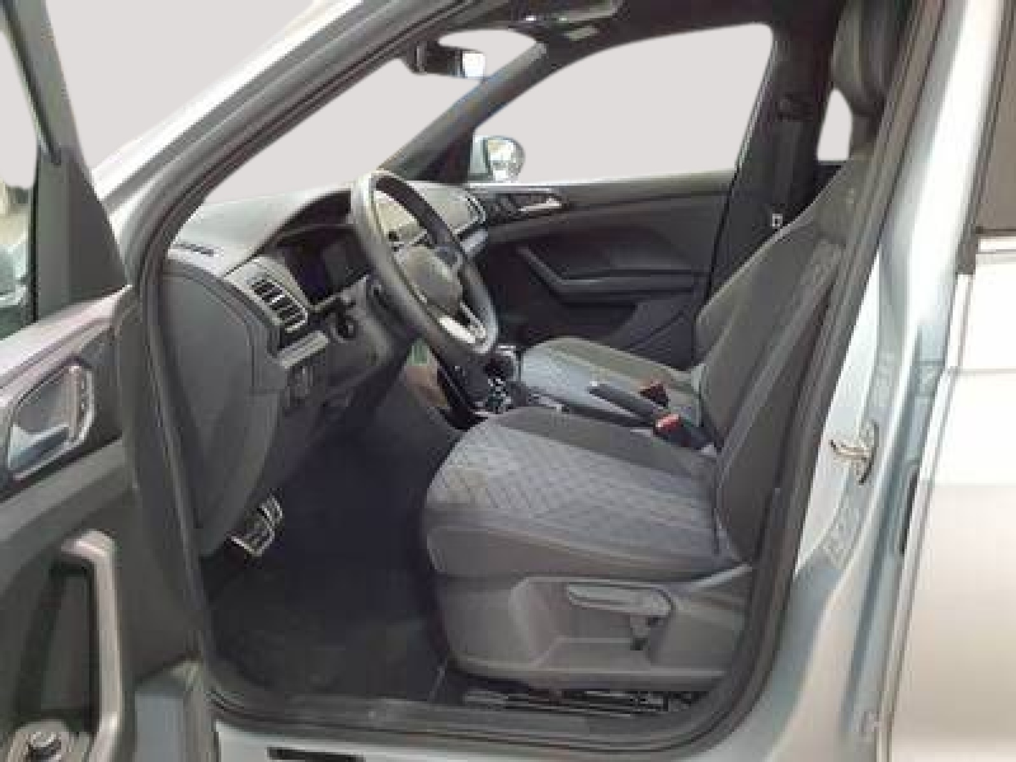 listing desktop thumbnail image 3