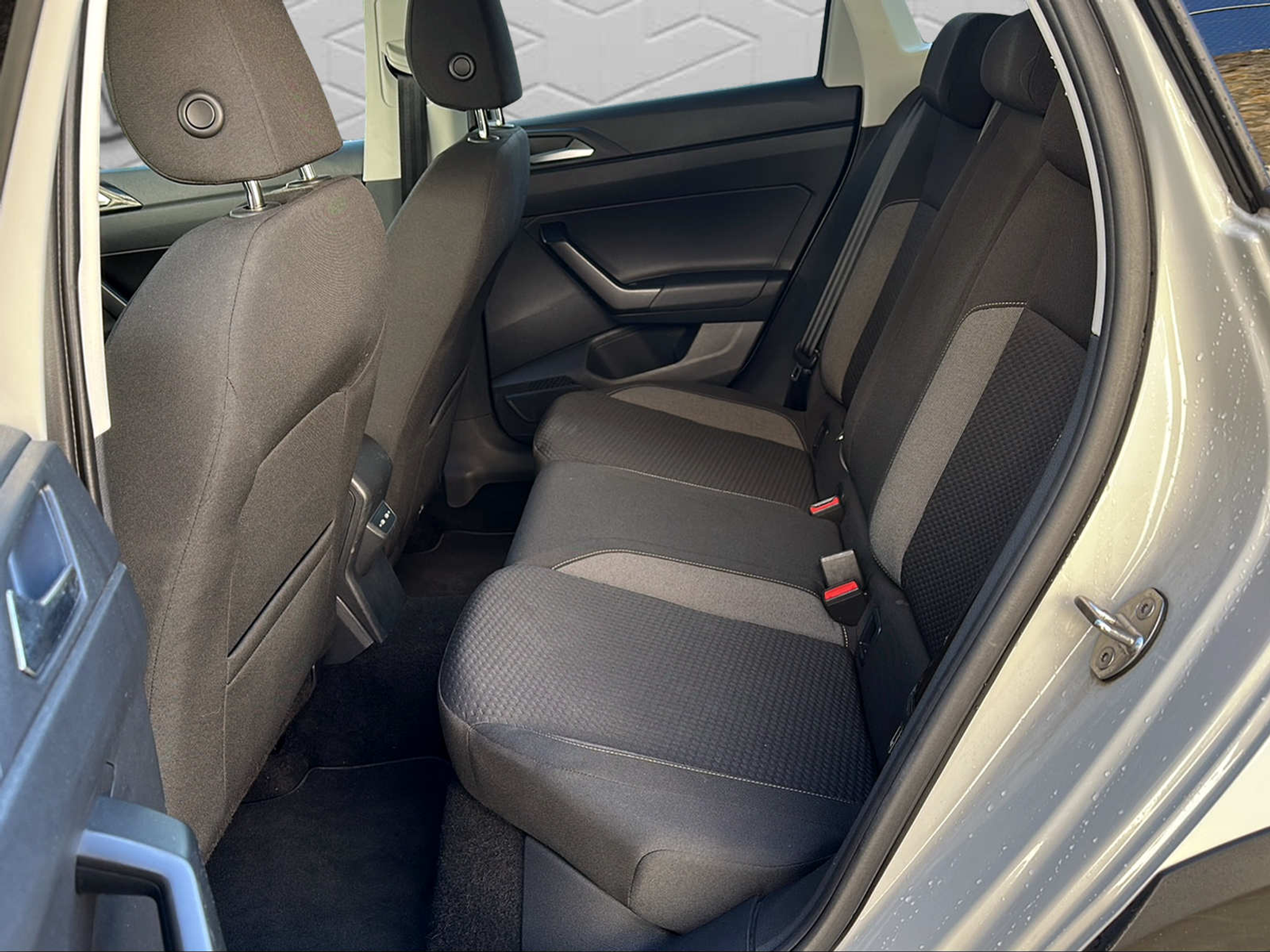 listing desktop thumbnail image 15