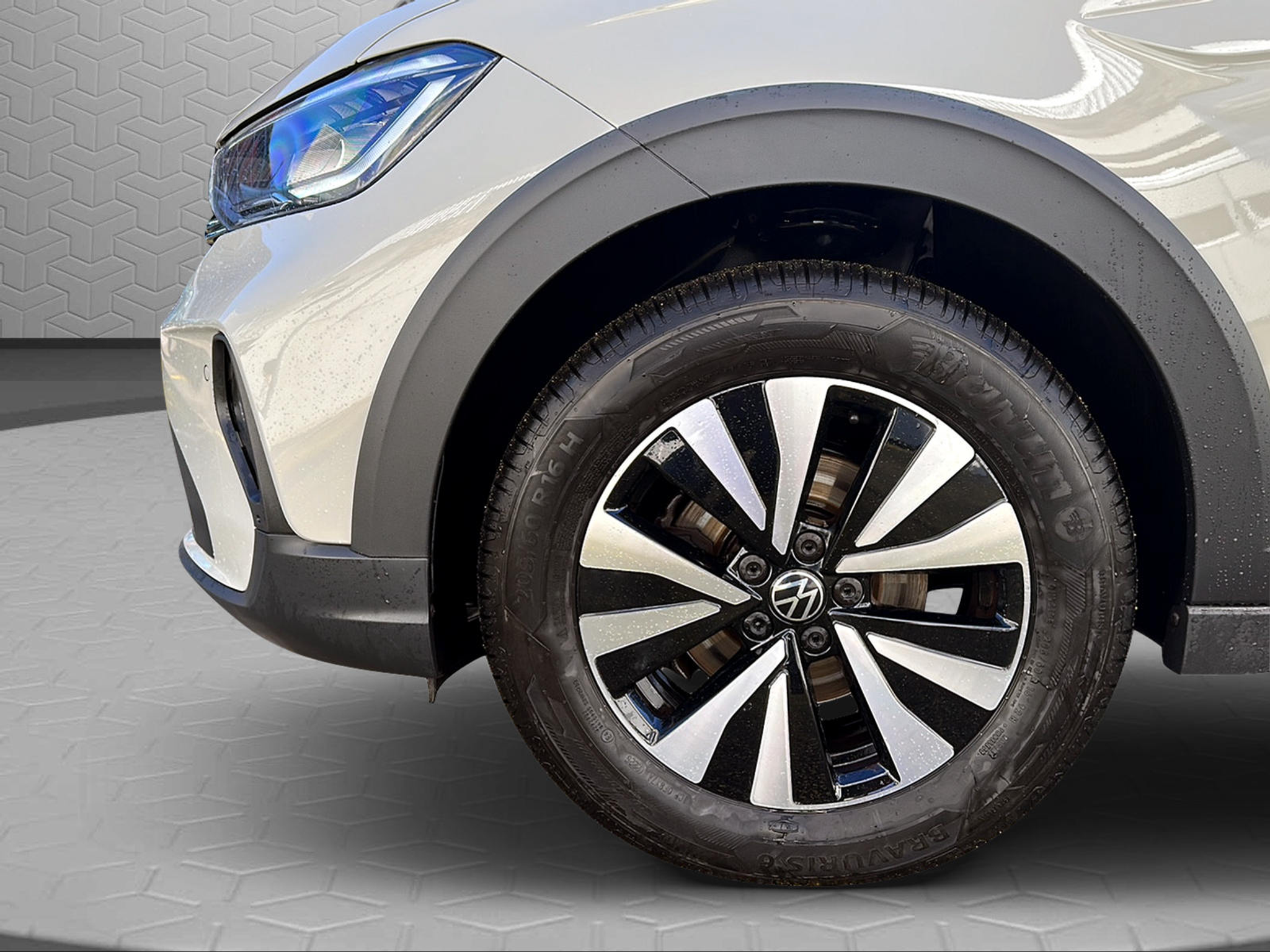 listing desktop thumbnail image 8