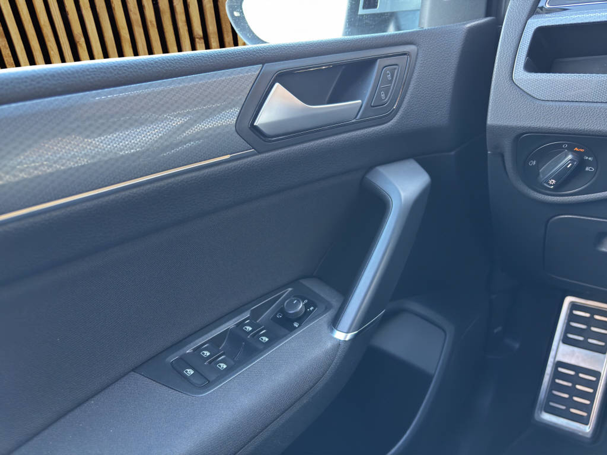 listing desktop thumbnail image 13