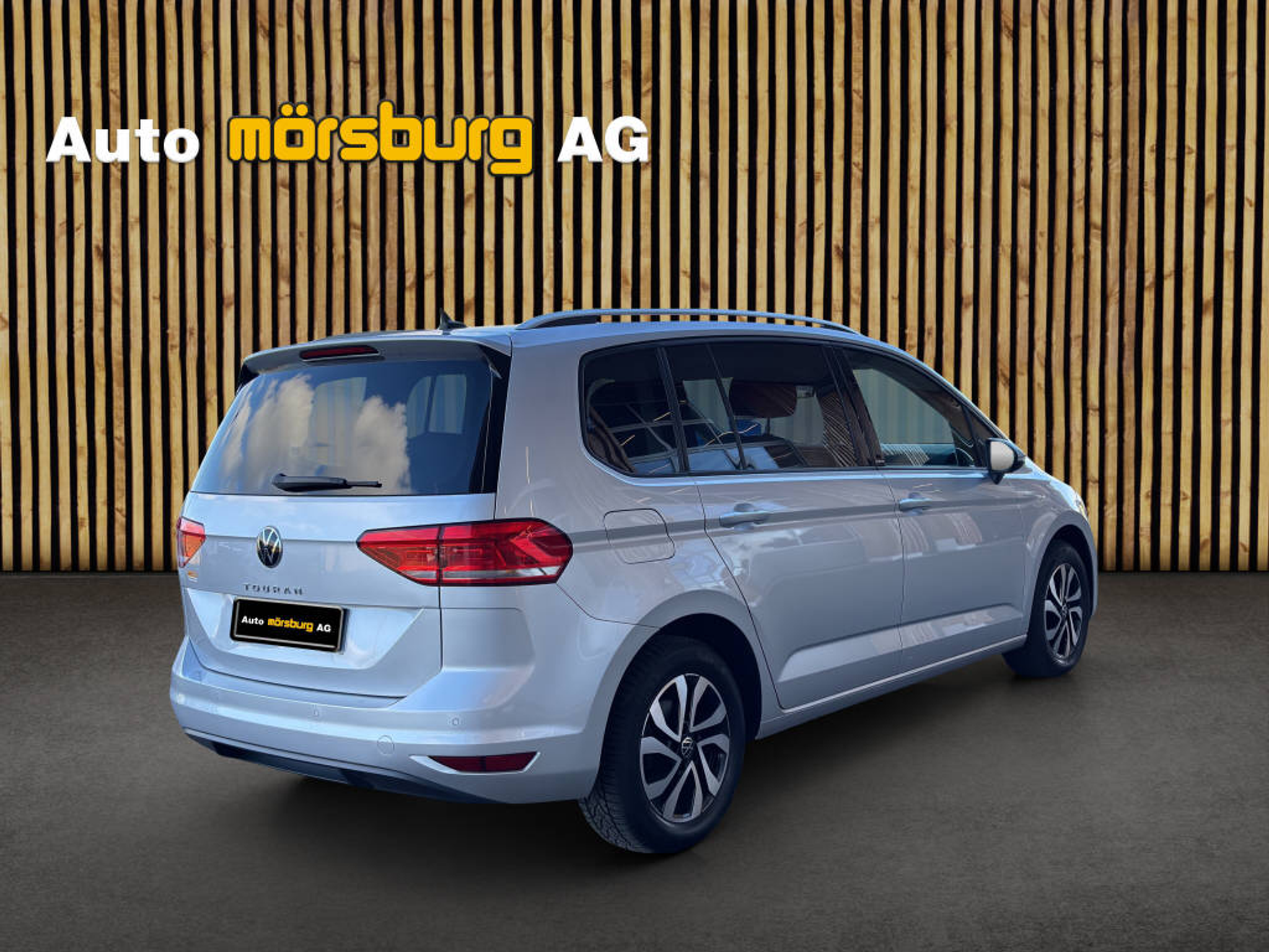 listing desktop thumbnail image 2