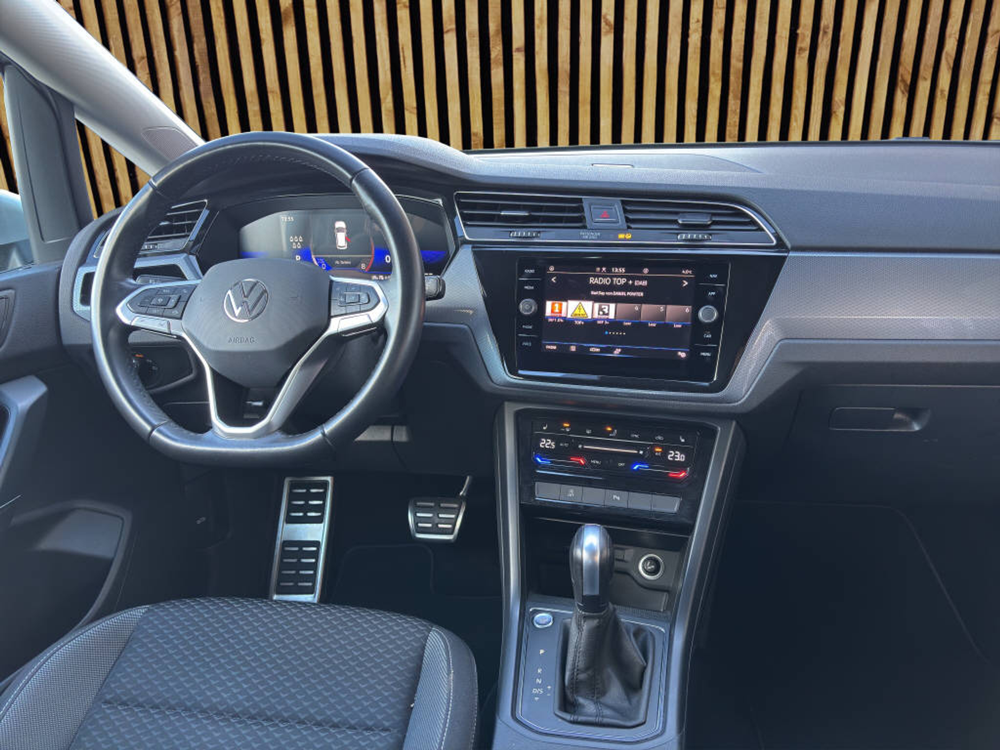 listing desktop thumbnail image 6