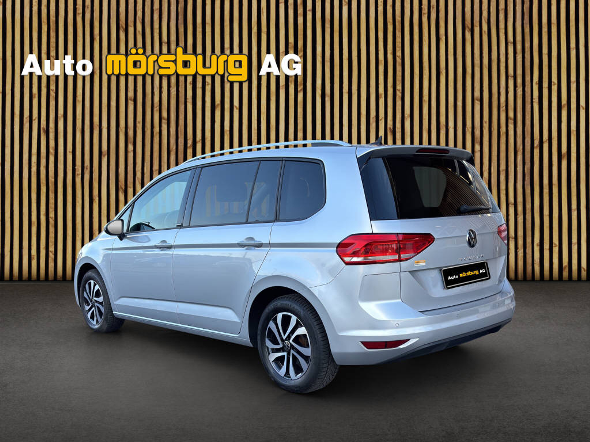 listing desktop thumbnail image 3