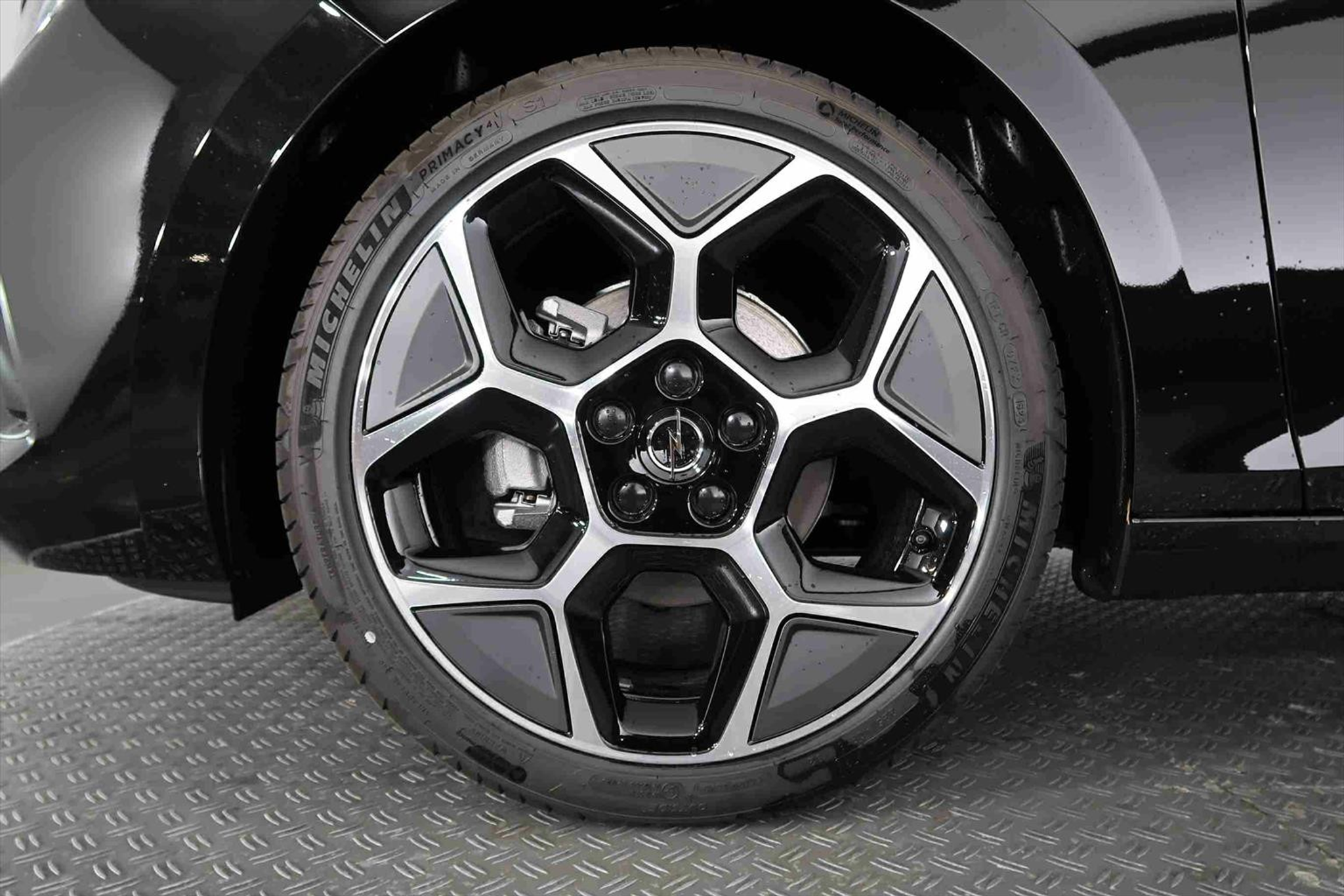 listing desktop thumbnail image 8