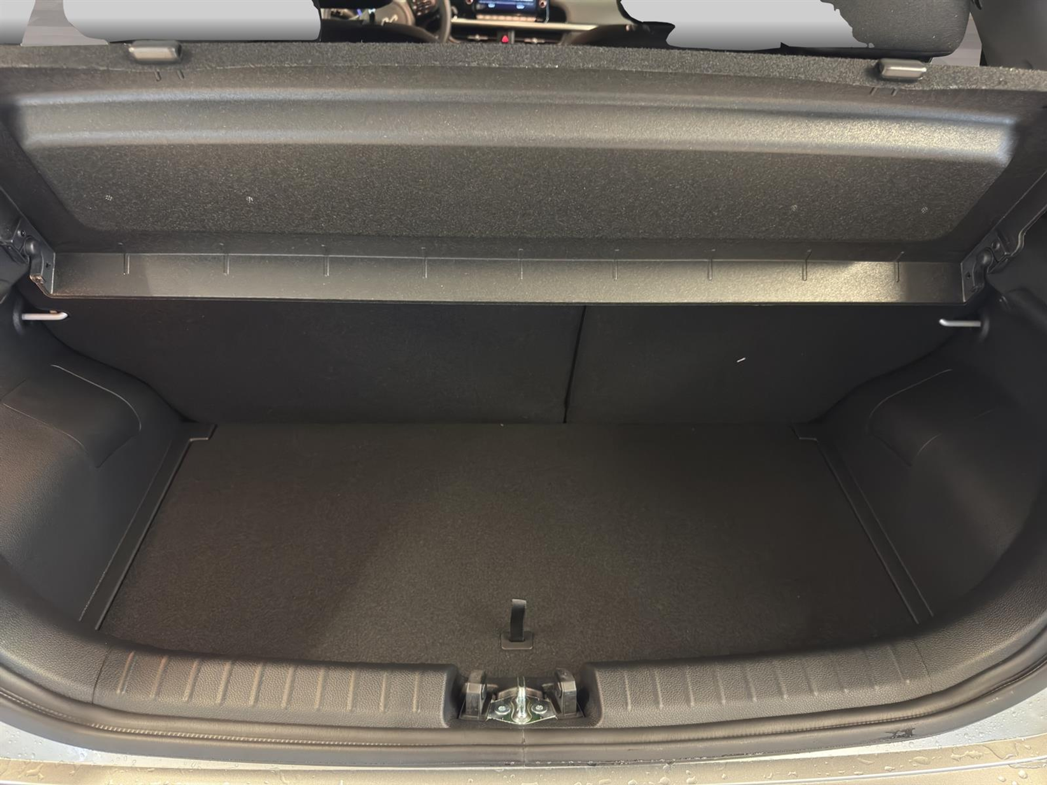 listing desktop thumbnail image 4