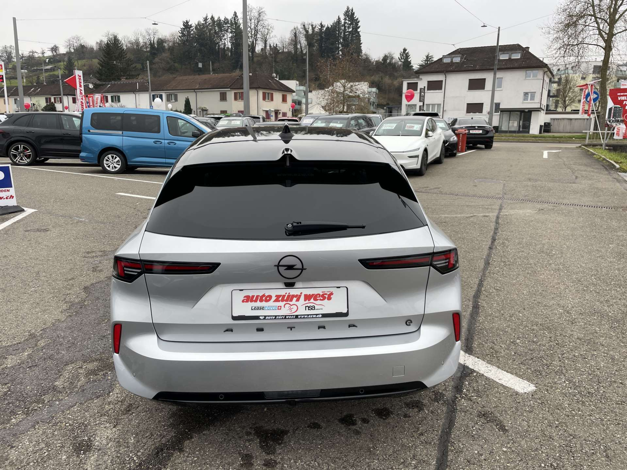 listing desktop thumbnail image 14