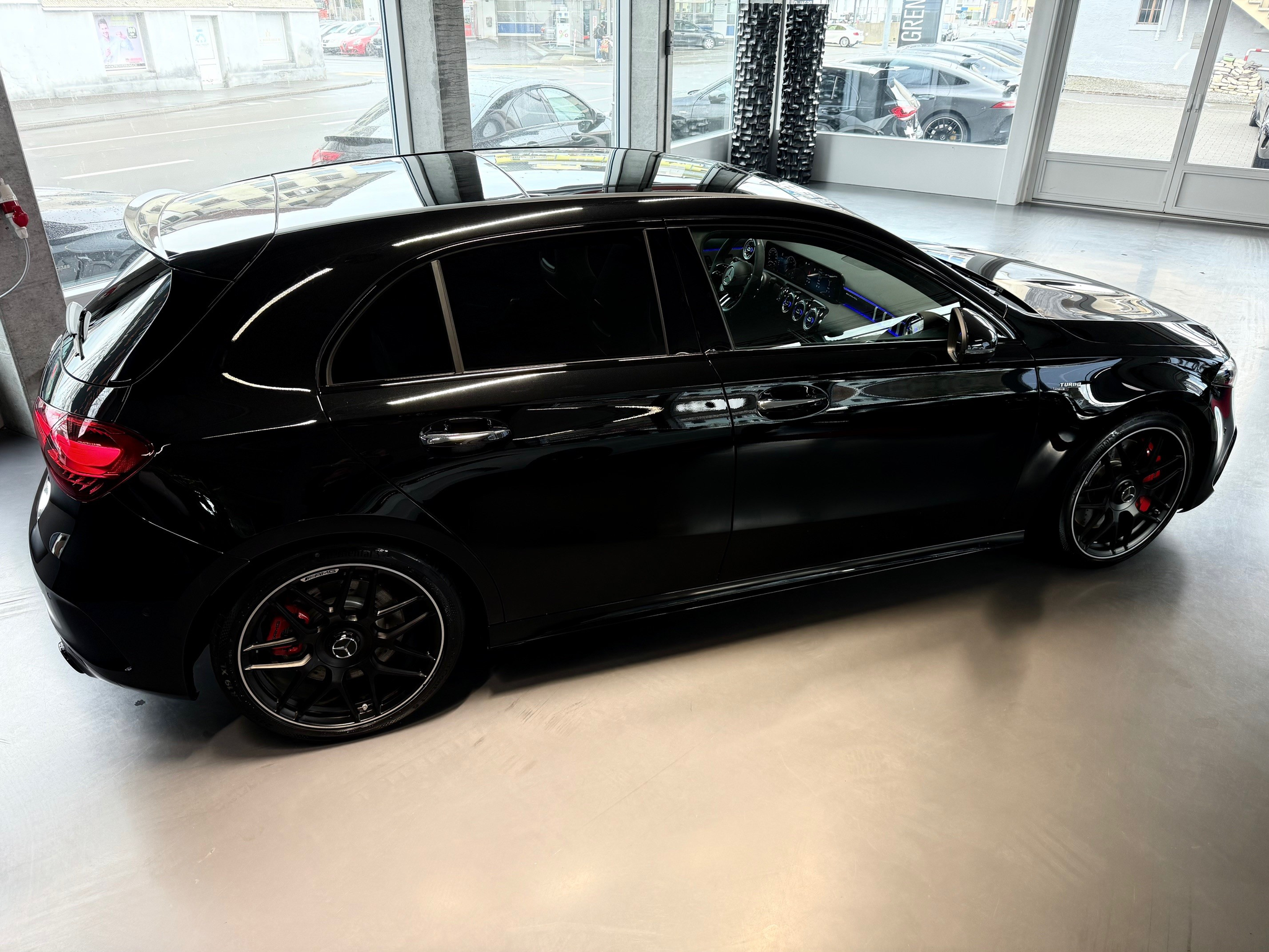 listing desktop thumbnail image 3