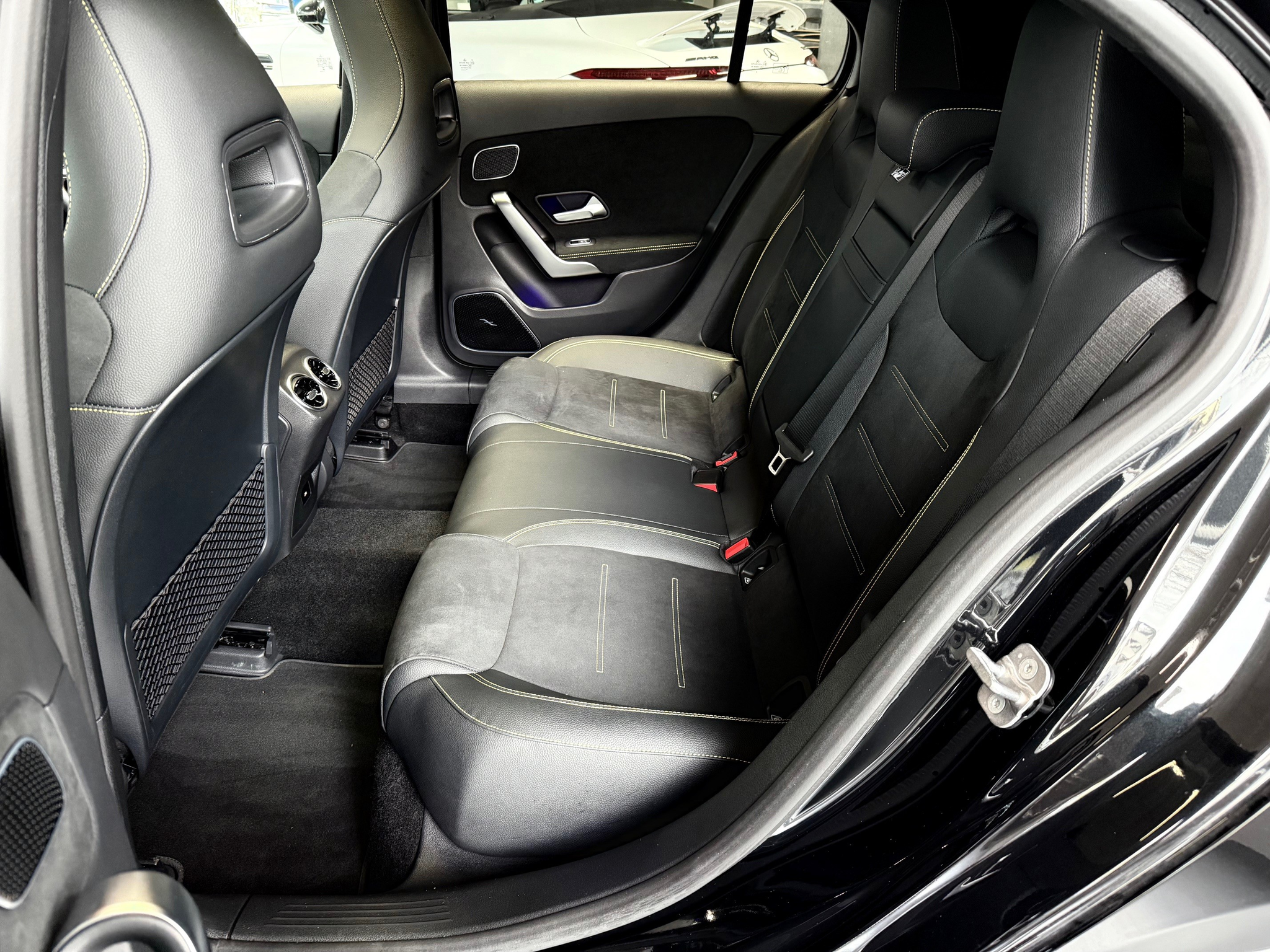 listing desktop thumbnail image 11