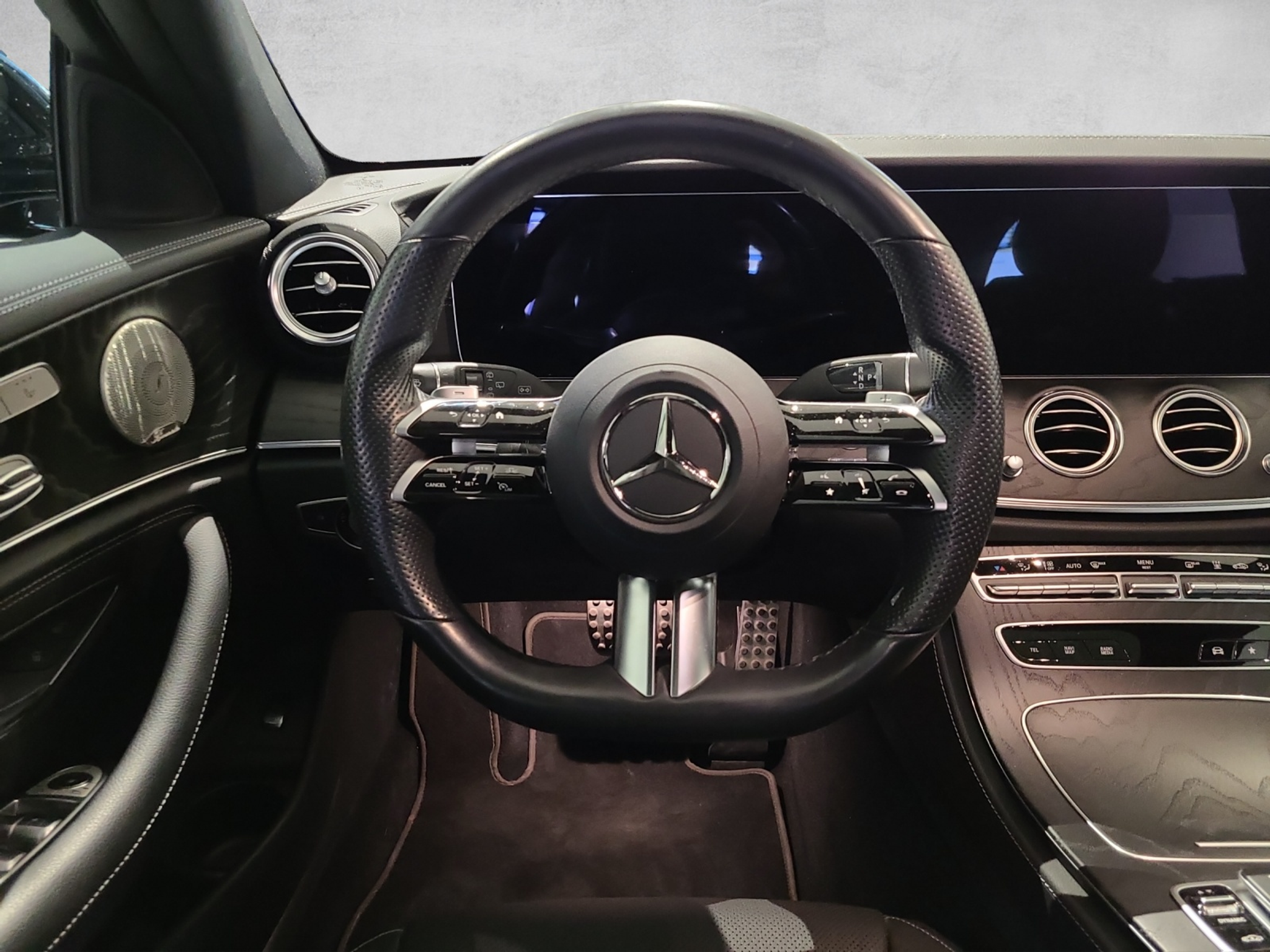 listing desktop thumbnail image 12