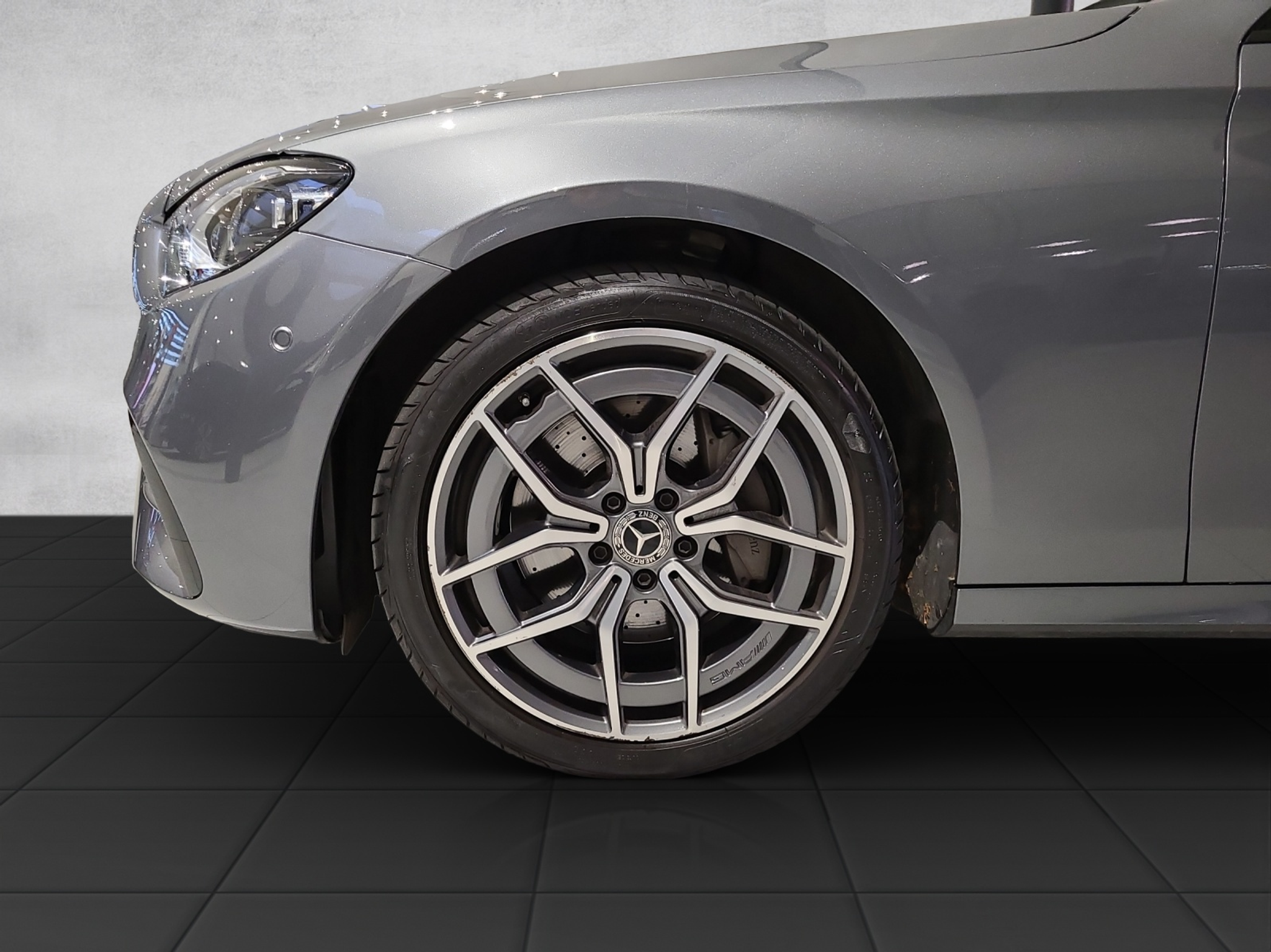 listing desktop thumbnail image 9