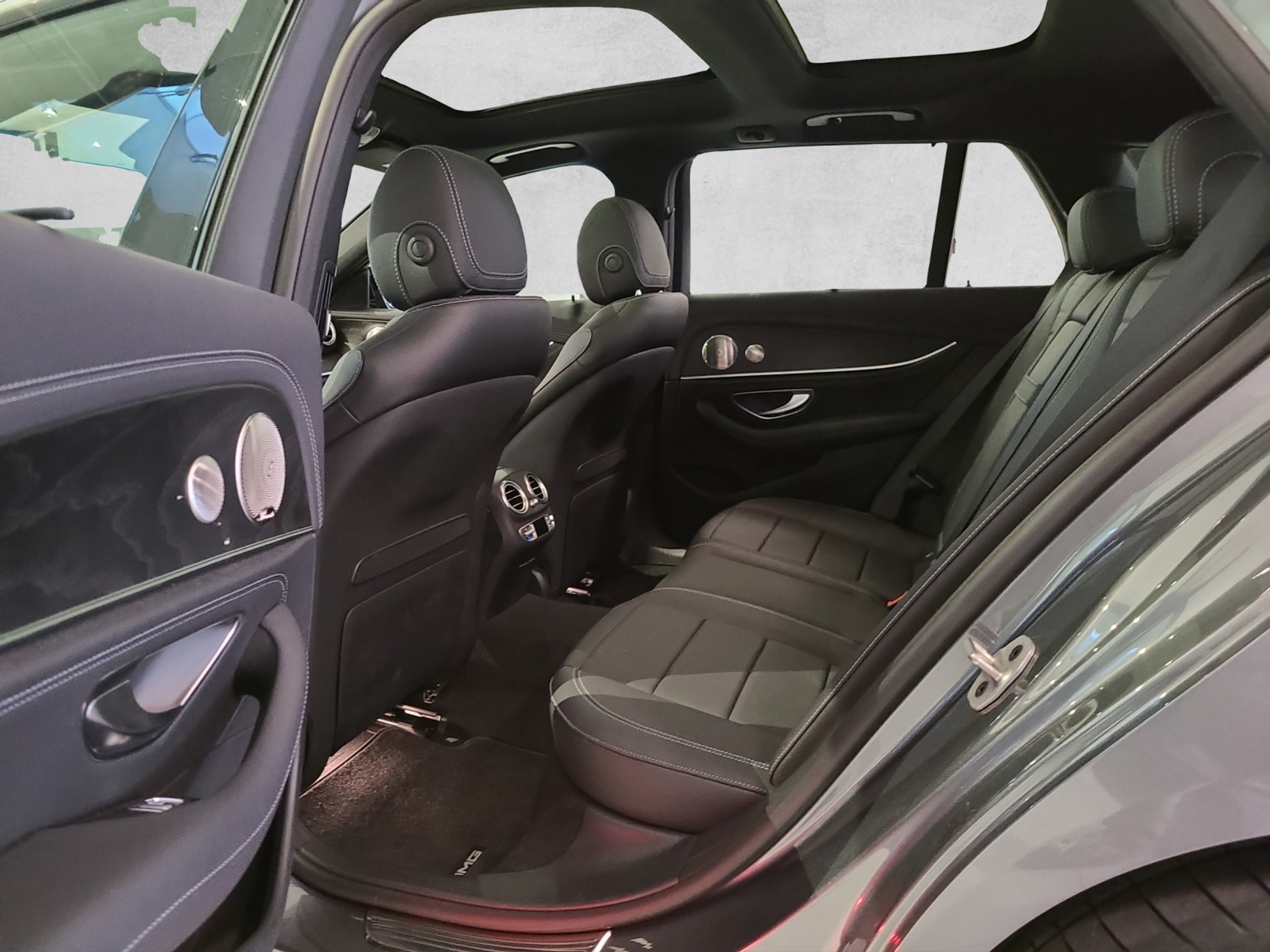 listing desktop thumbnail image 10