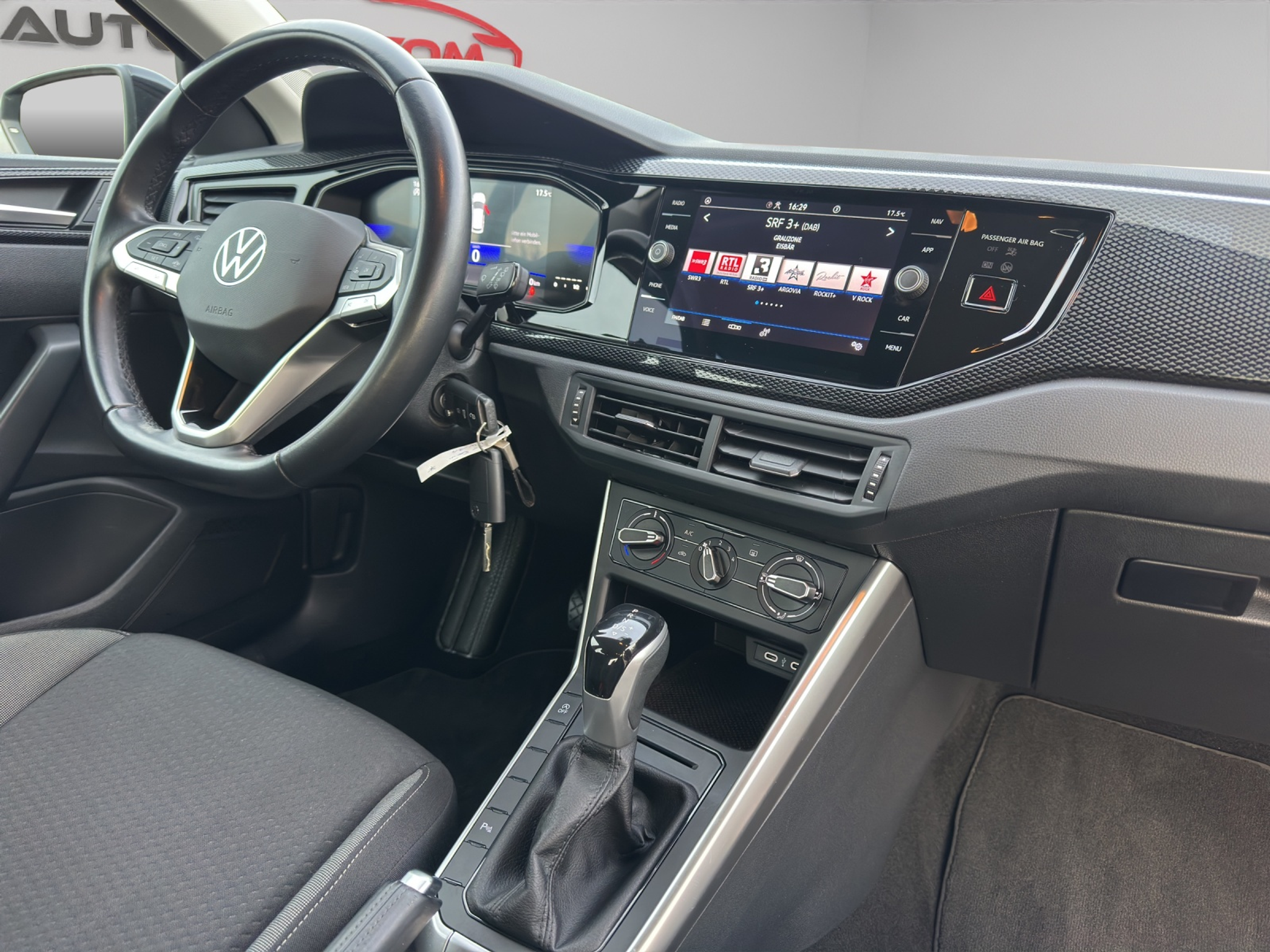 listing desktop thumbnail image 11