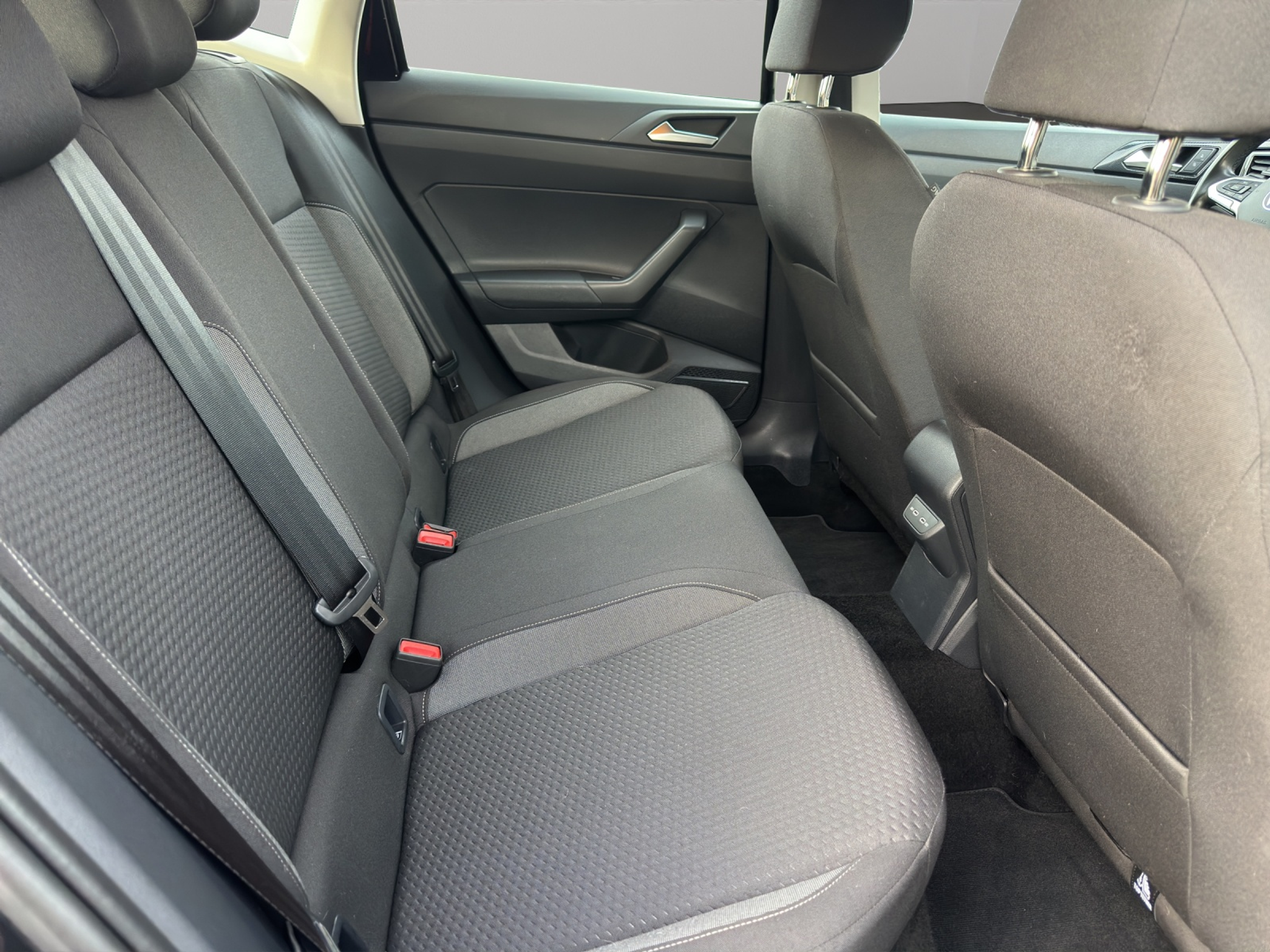 listing desktop thumbnail image 13