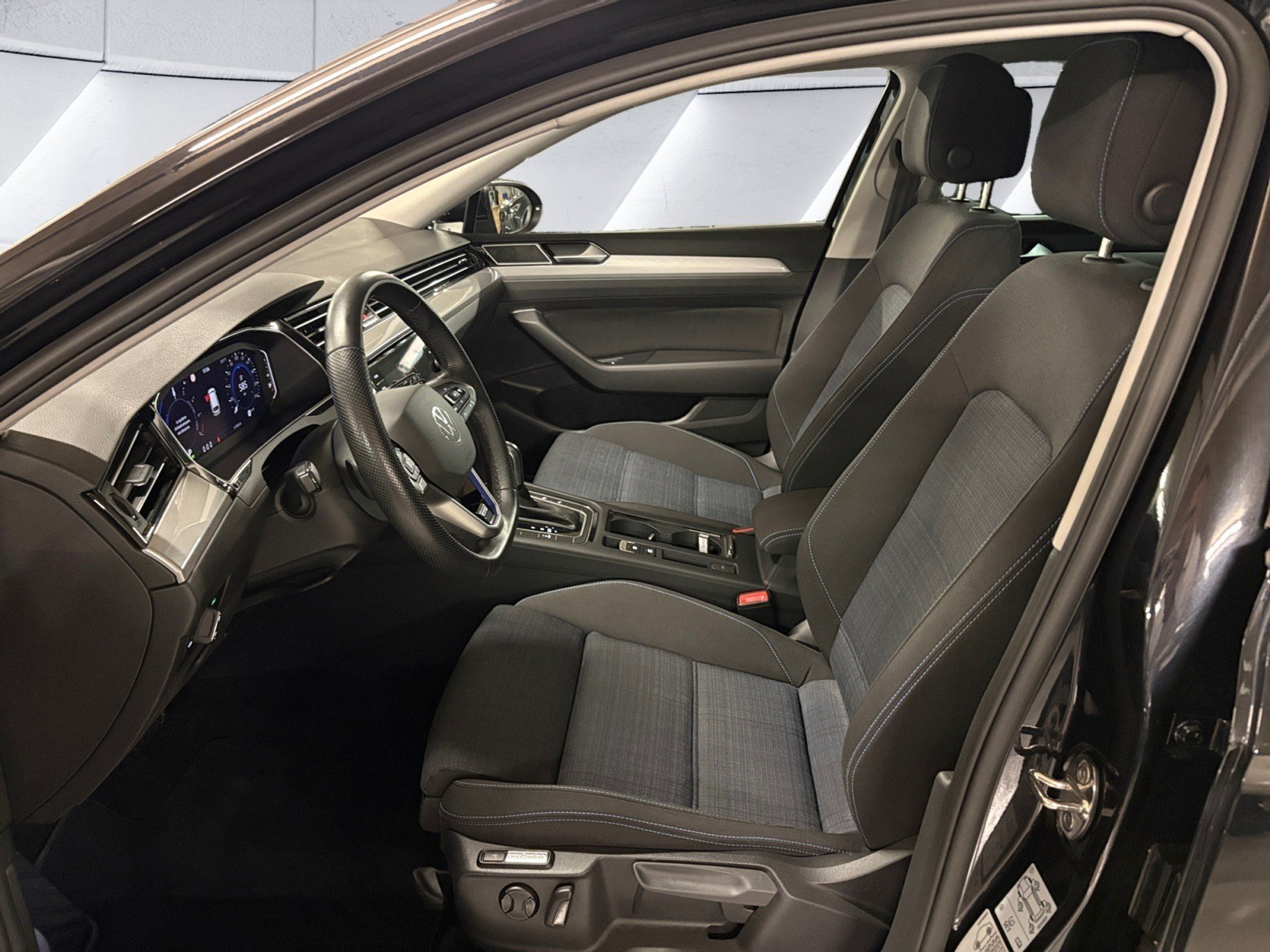 listing desktop thumbnail image 13