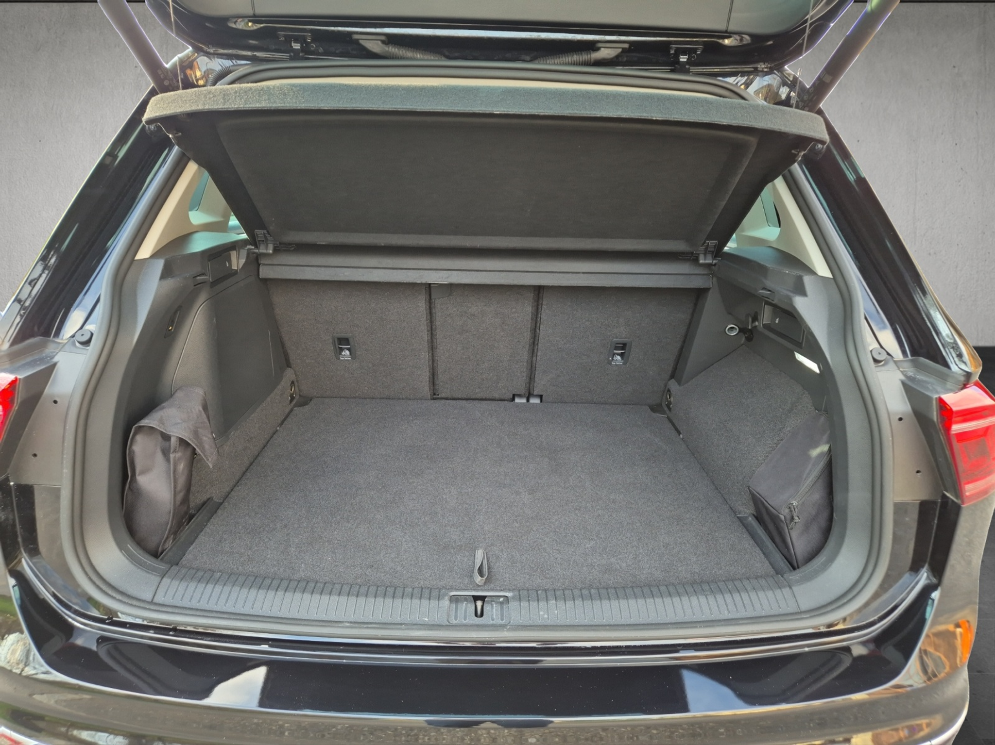 listing desktop thumbnail image 26