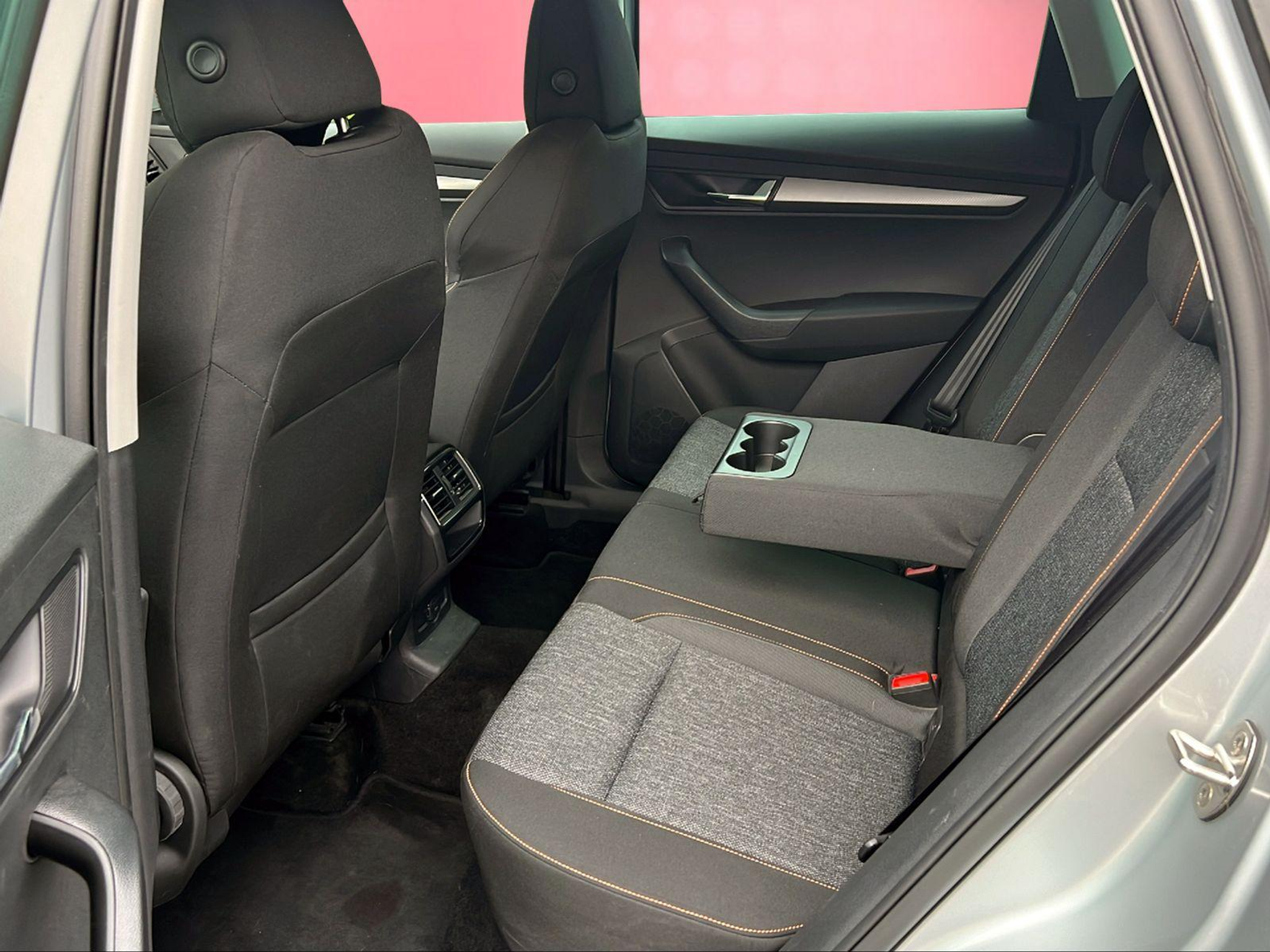 listing desktop thumbnail image 6