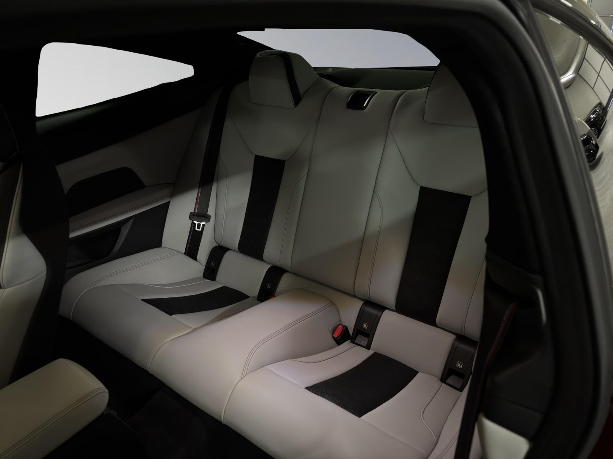 listing desktop thumbnail image 6