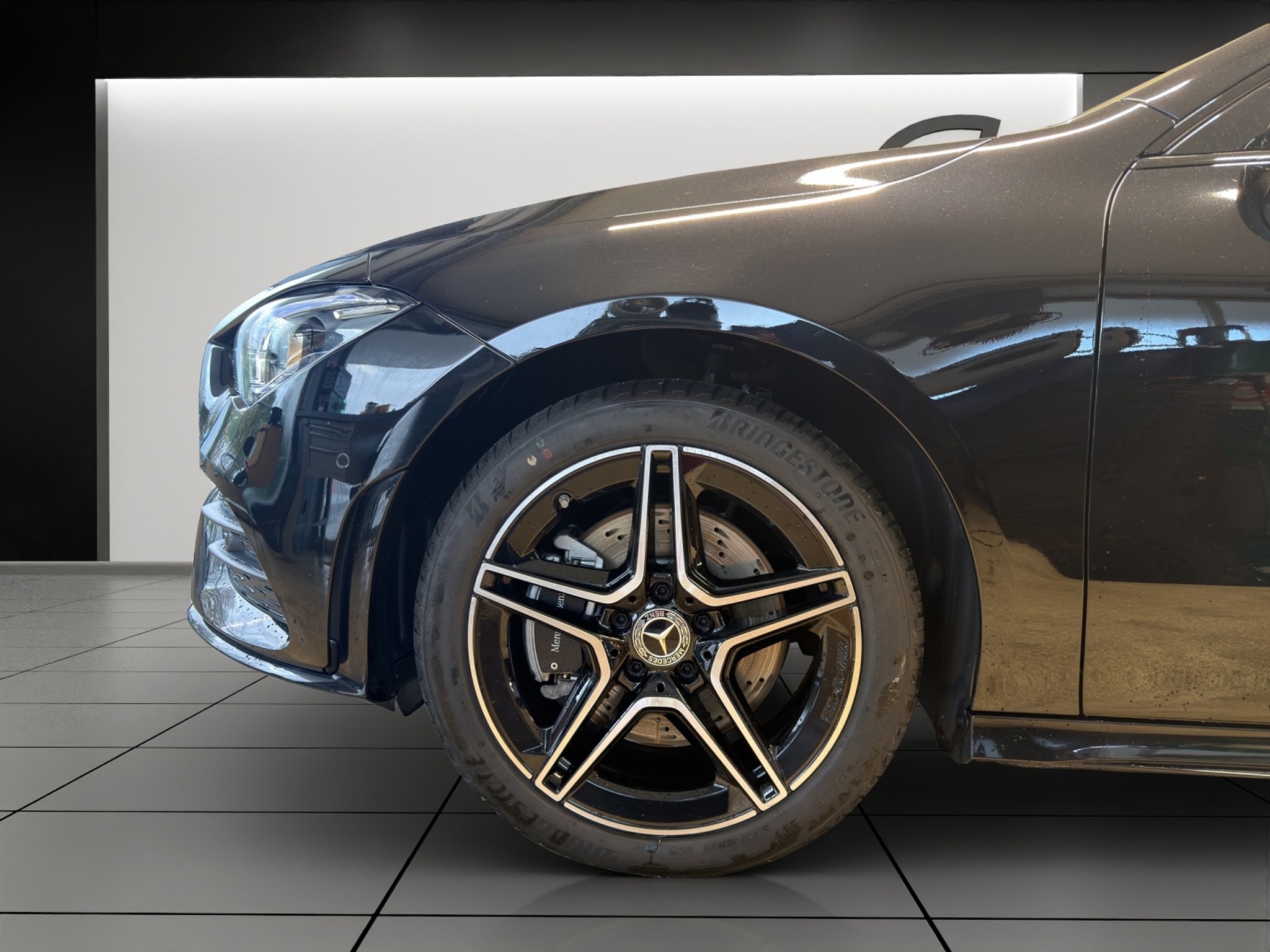 listing desktop thumbnail image 5