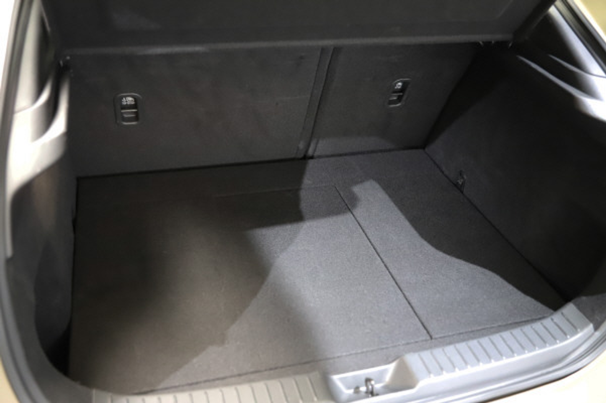 listing desktop thumbnail image 11